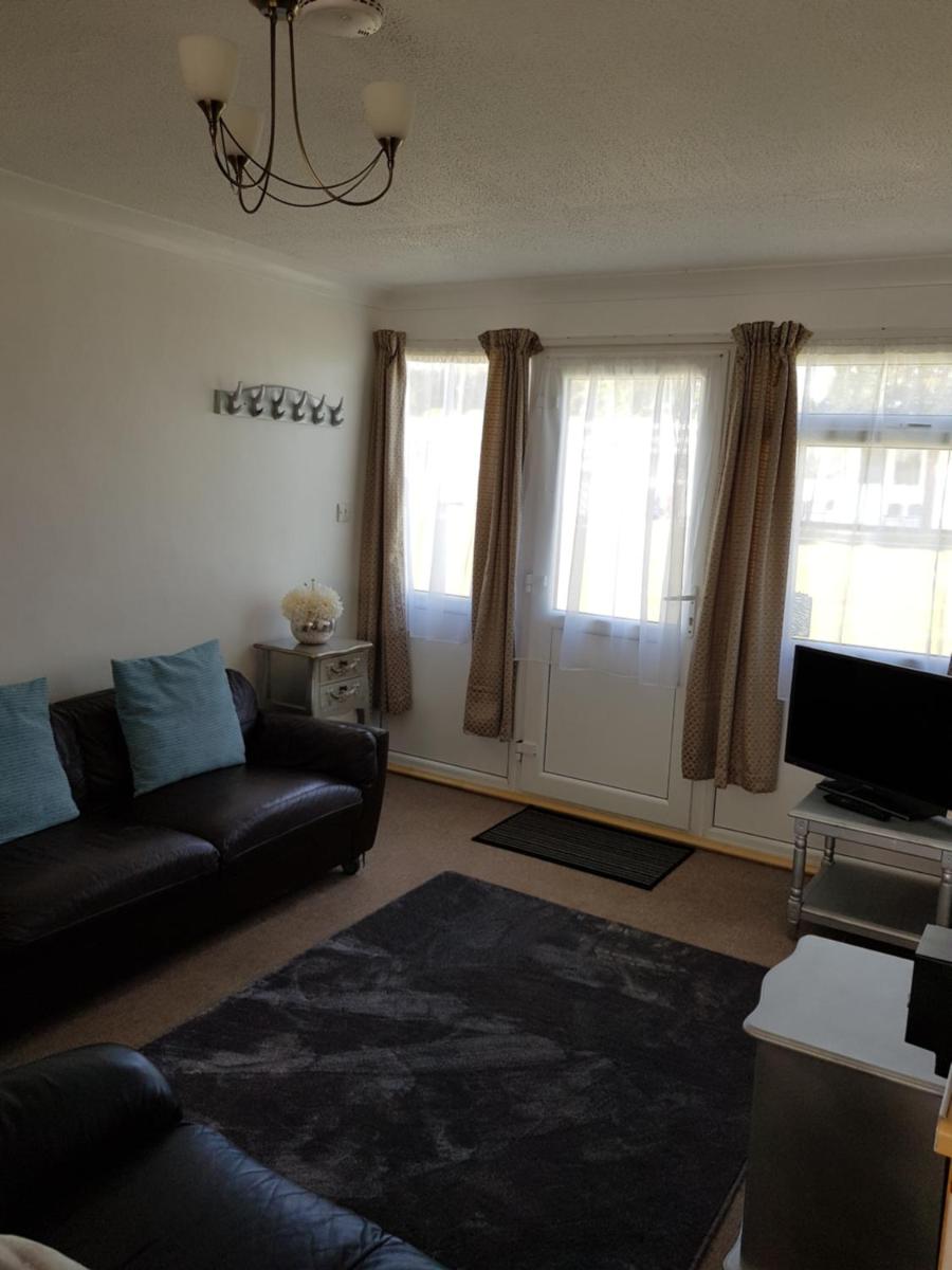 39 - 2 Bed Chalet, Belle Aire, Beach Road, Hemsby, Norfolk, NR29 4HZ view 4