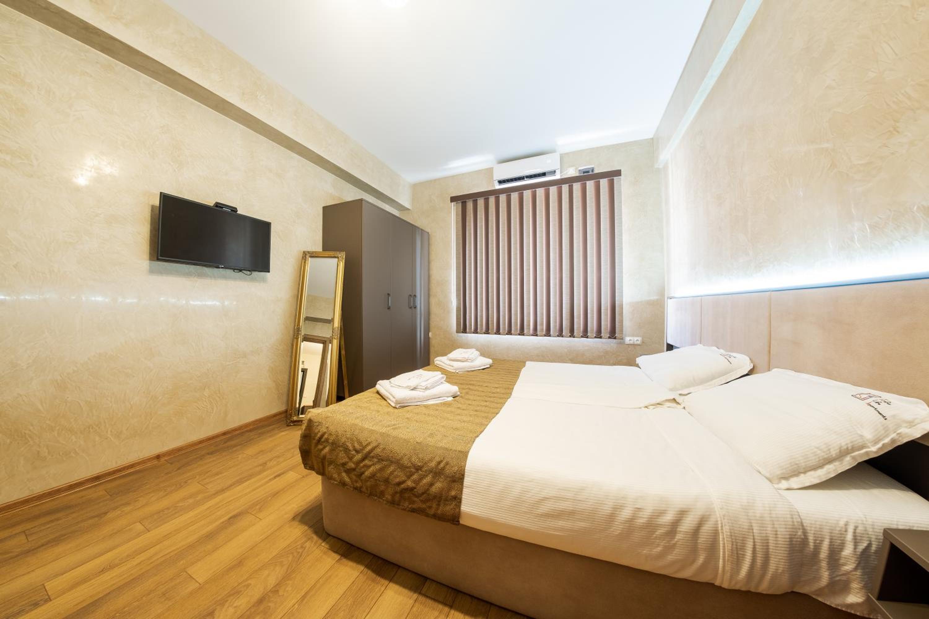 Sofia Crown Life Apartment