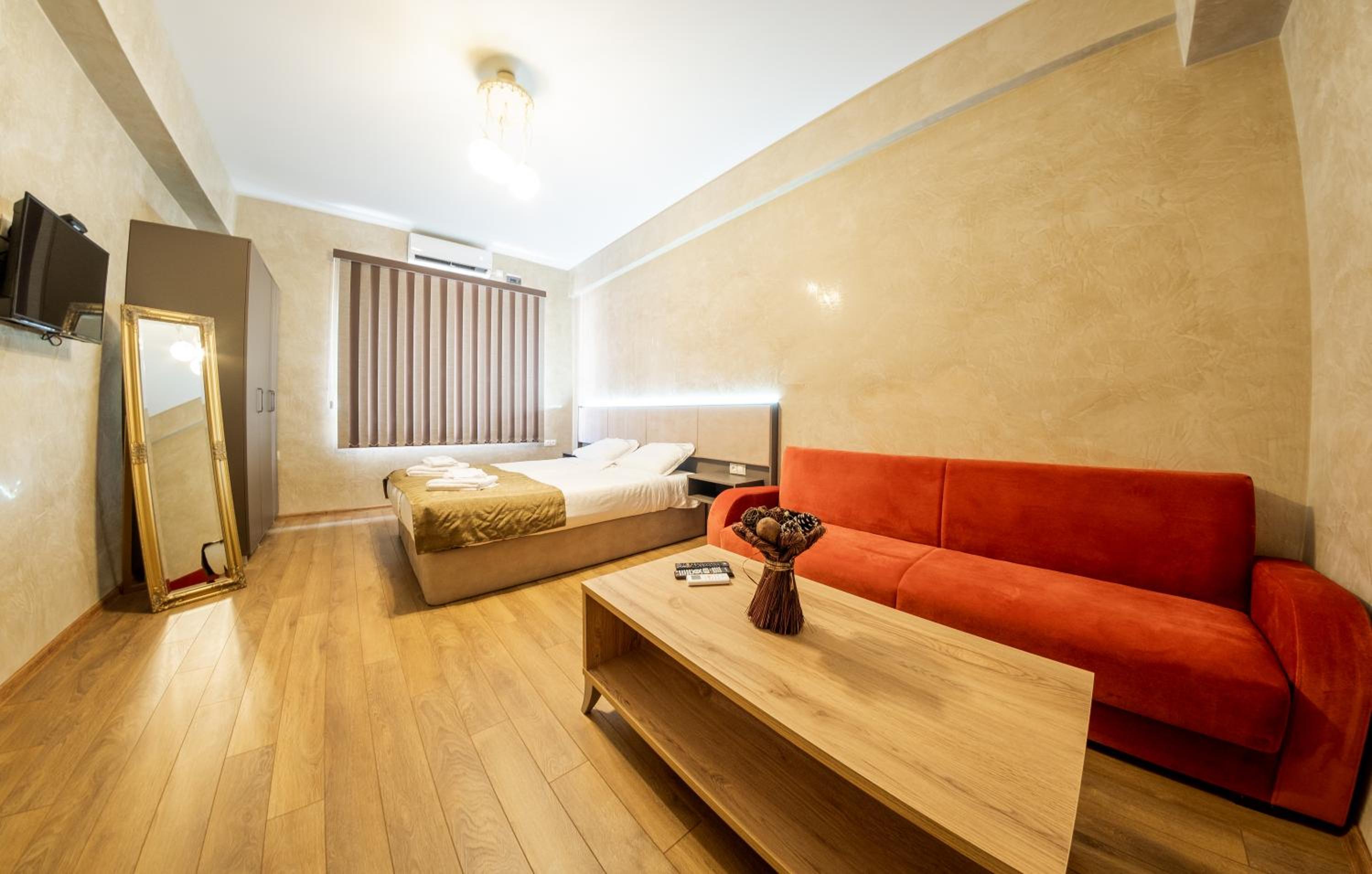 Sofia Crown Life Apartment