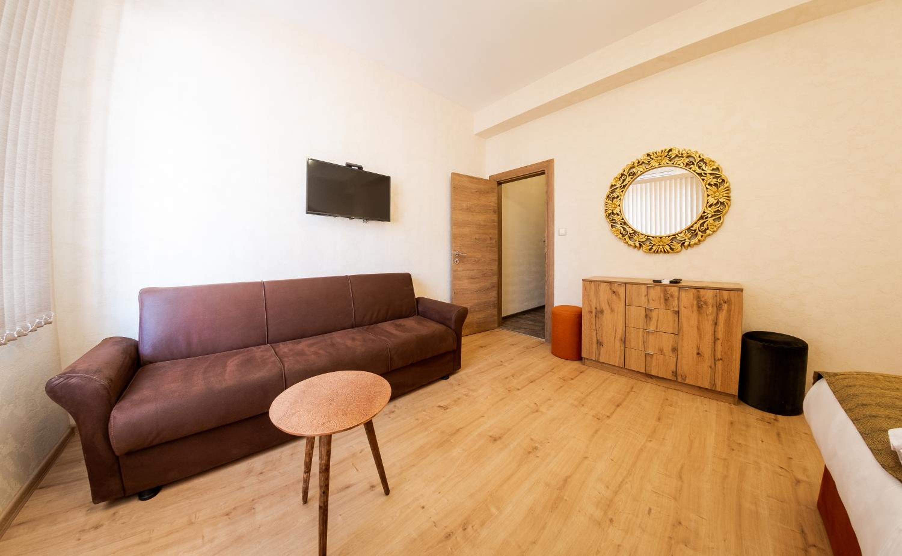 Sofia Crown Life Apartment