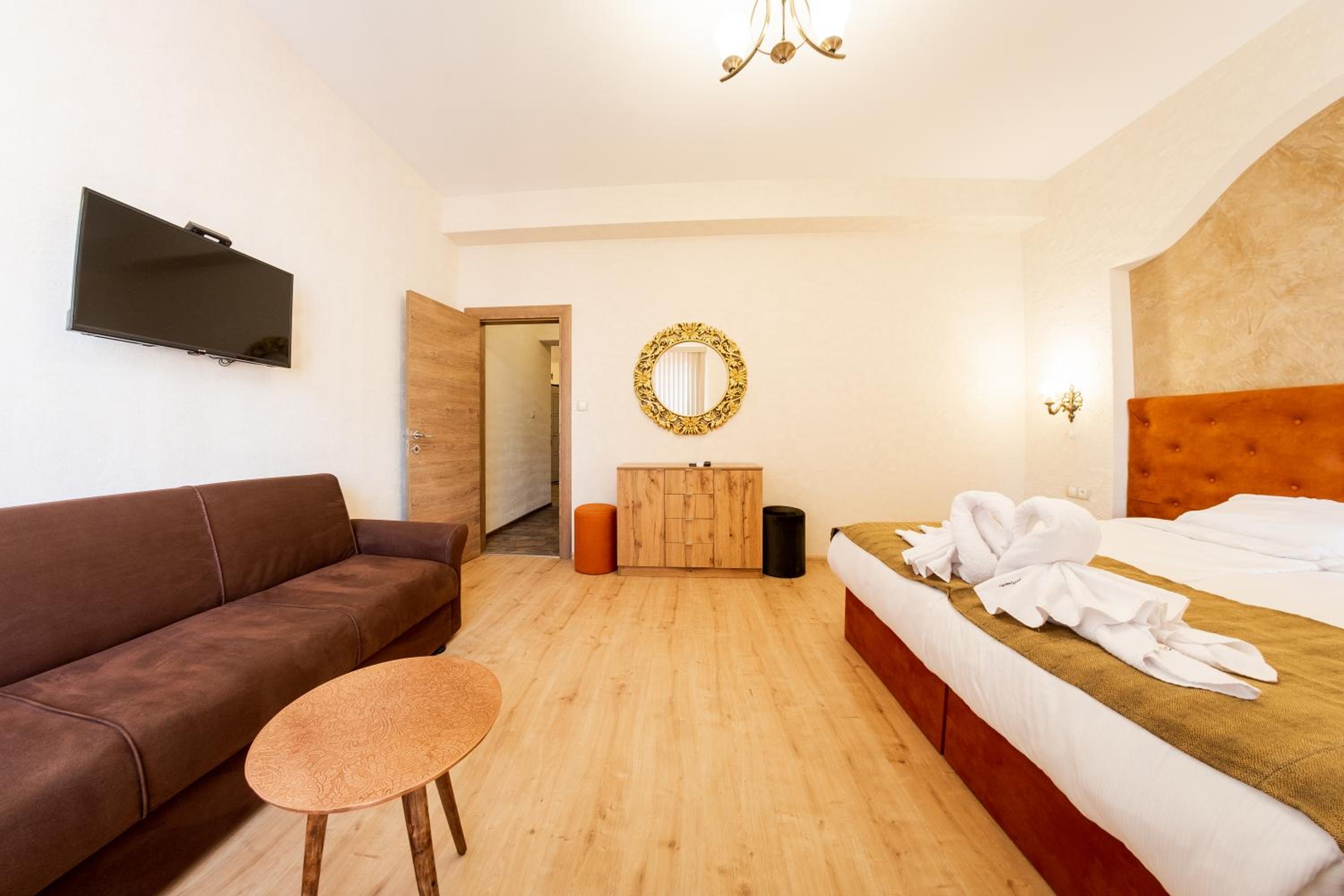 Sofia Crown Life Apartment