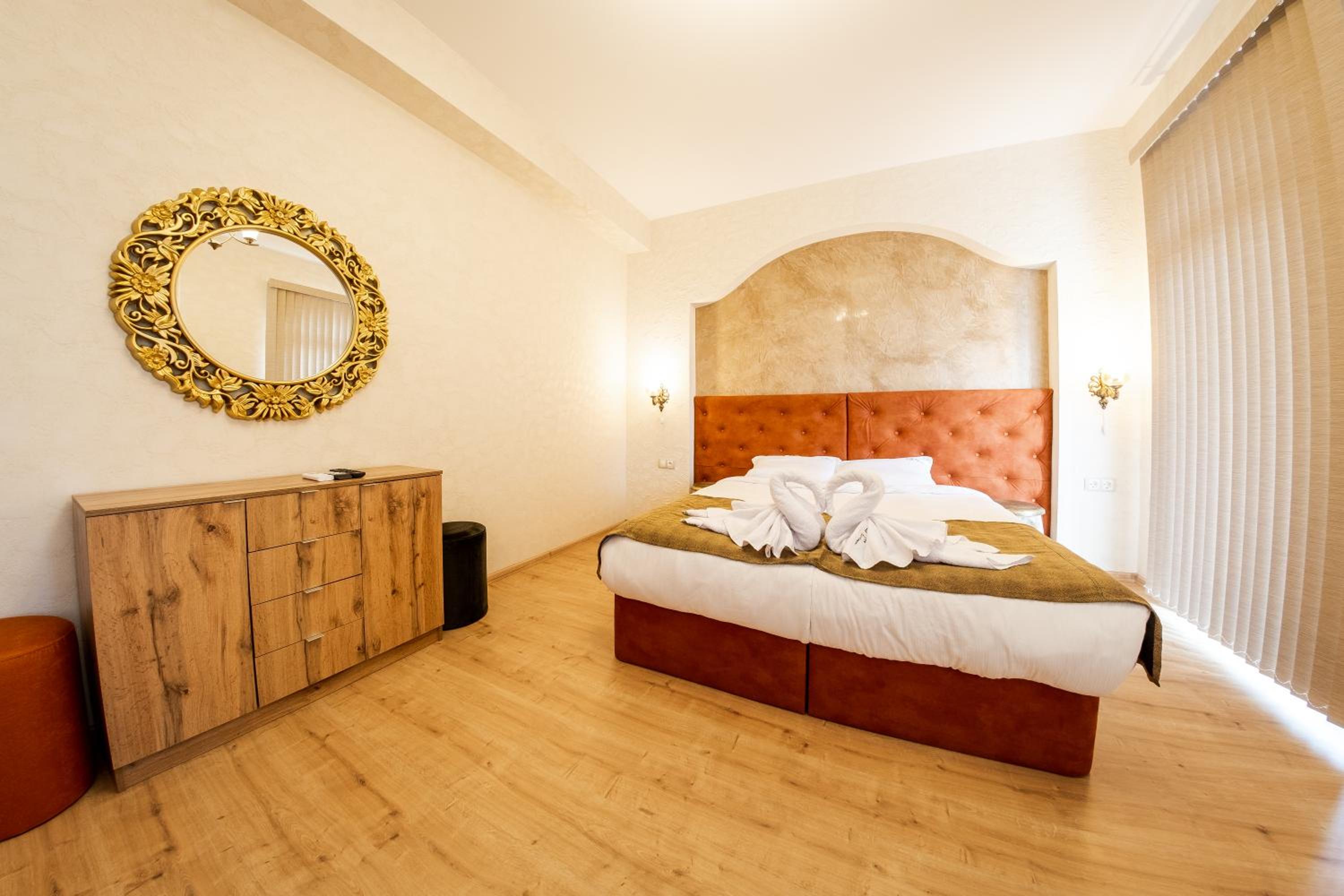 Sofia Crown Life Apartment