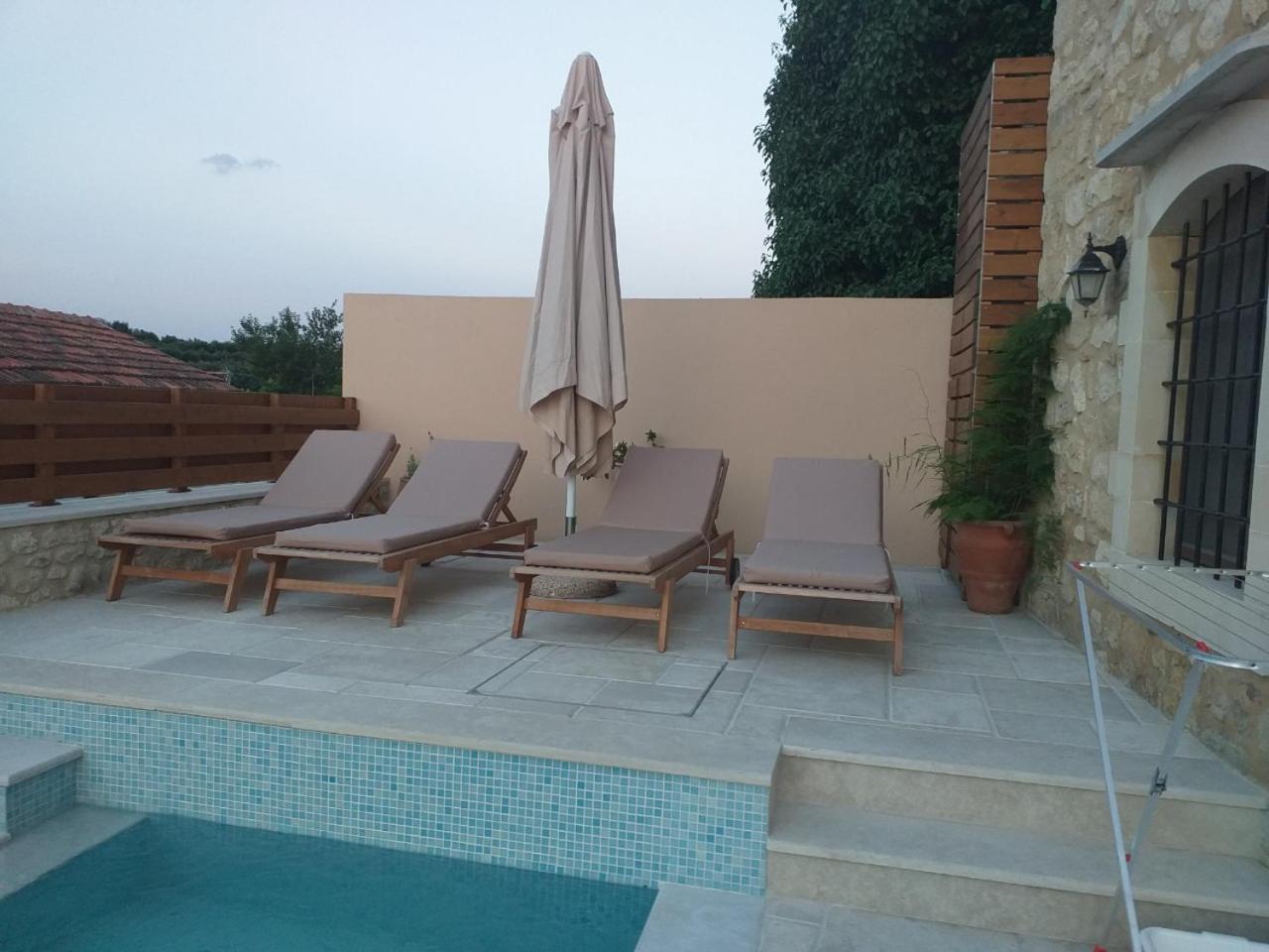 Villa Kaladare - Private Pool & Quiet Relaxing Stay