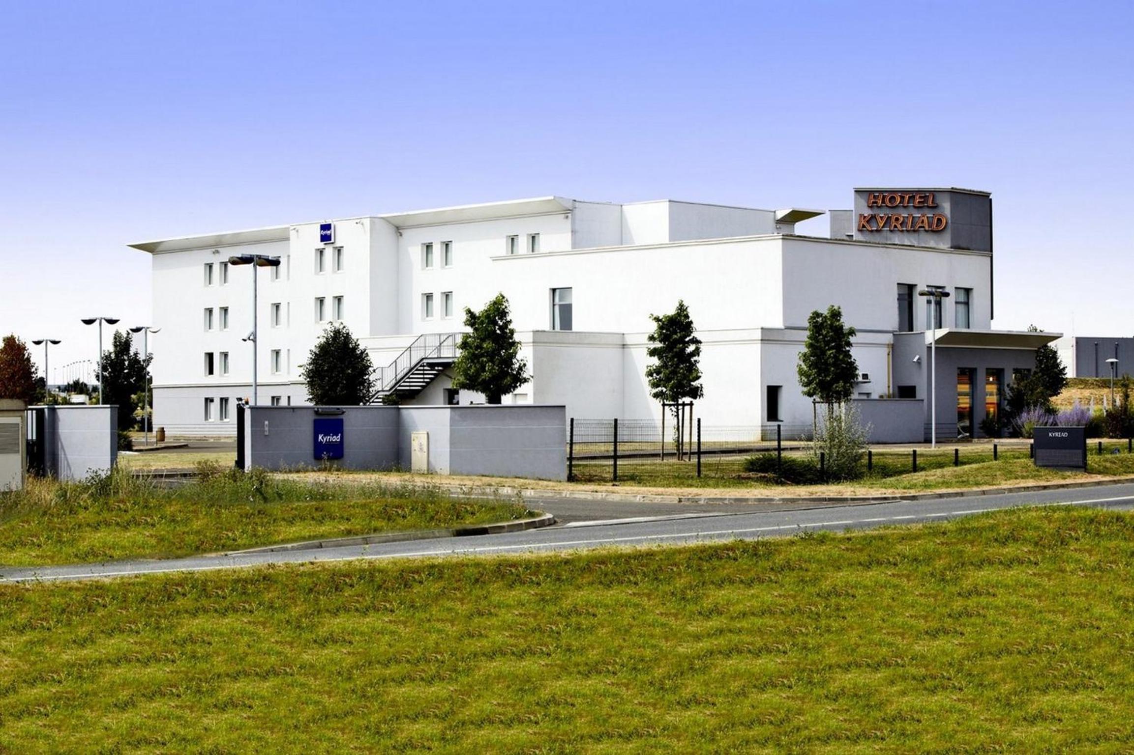 Chartres Vacations - Kyriad Chartres - Property Image 2