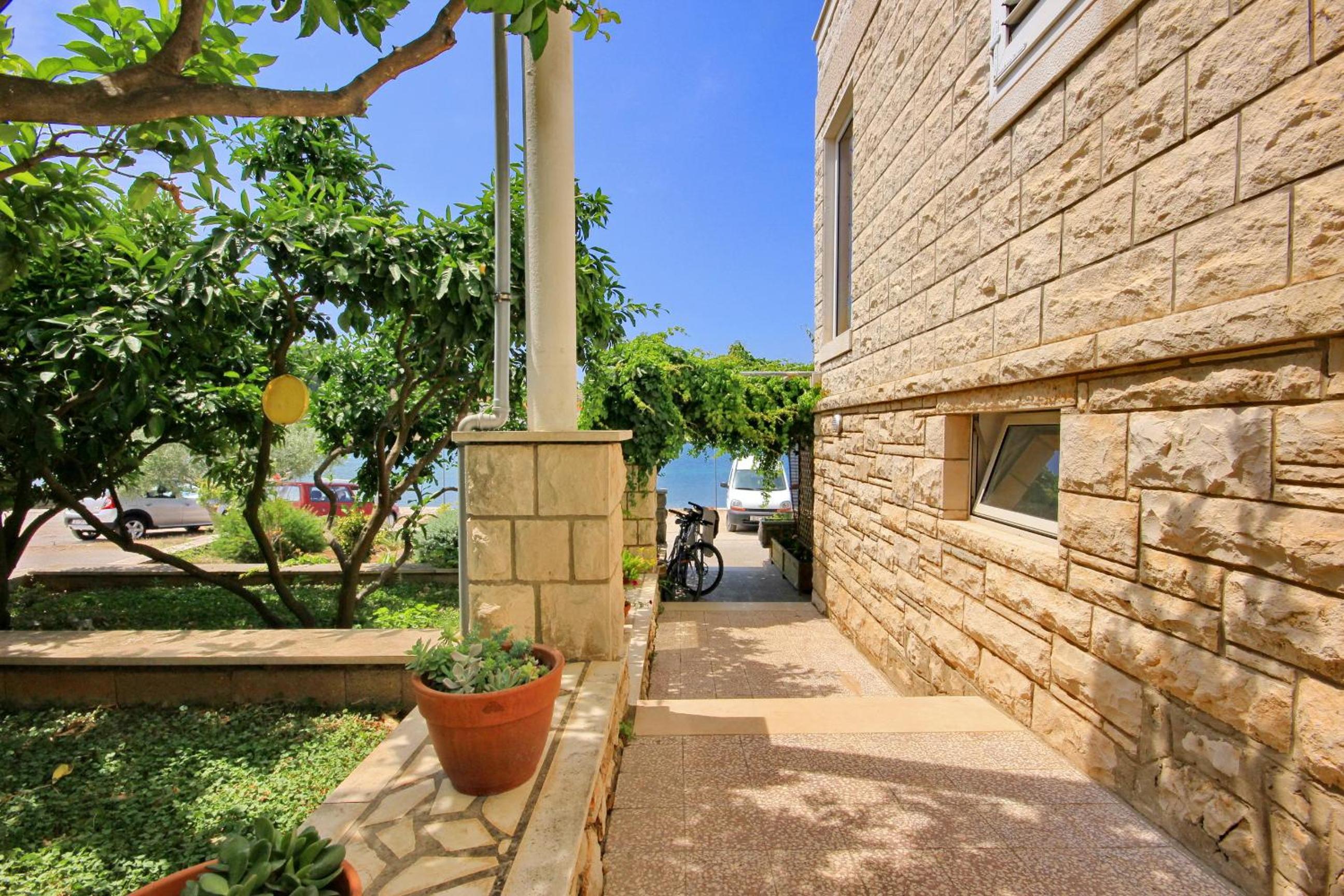 Hotel Apartments Villa Julija - Image 1