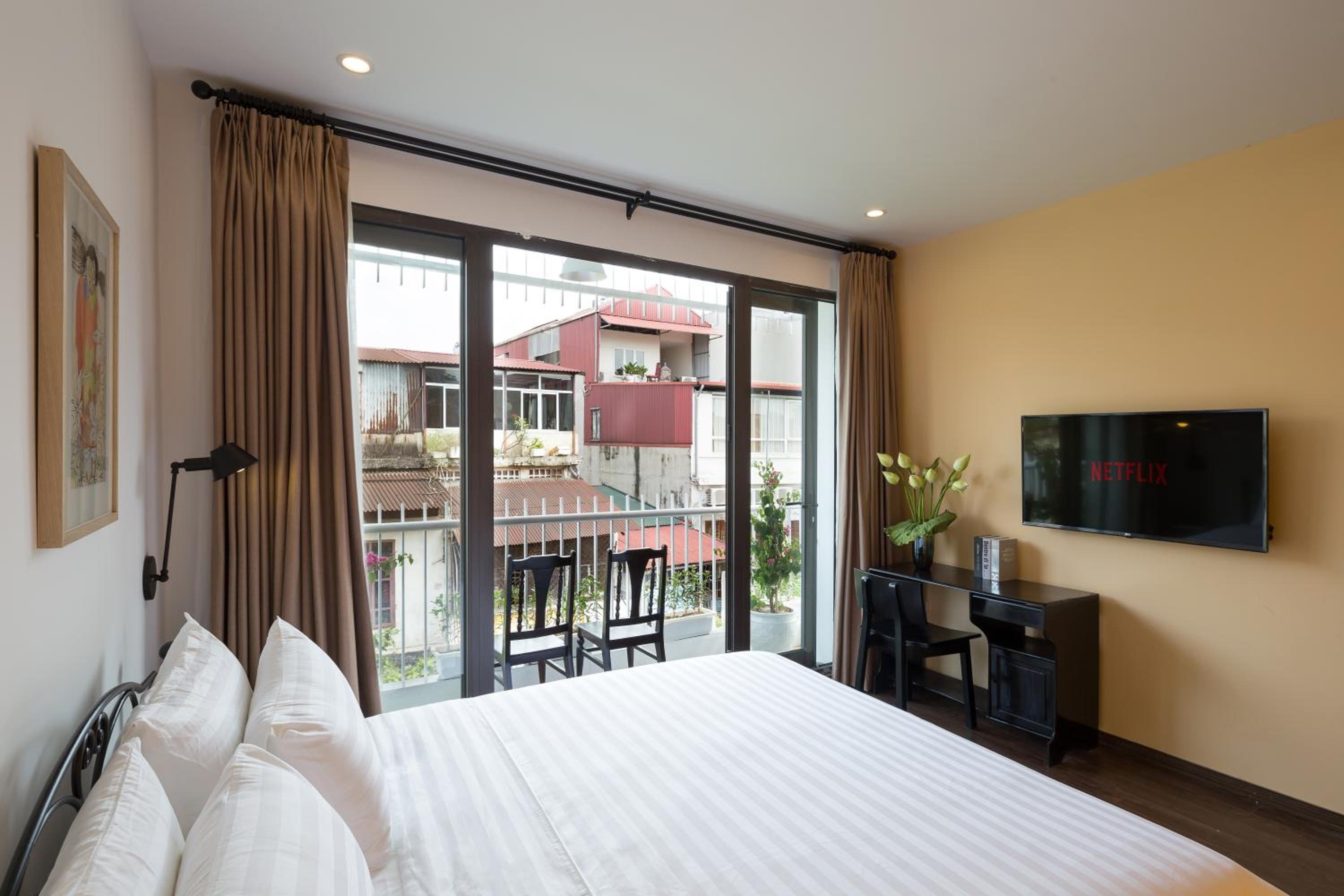 Centraltique Downtown - Bespoke Colonial House Near Hoan Kiem Lake