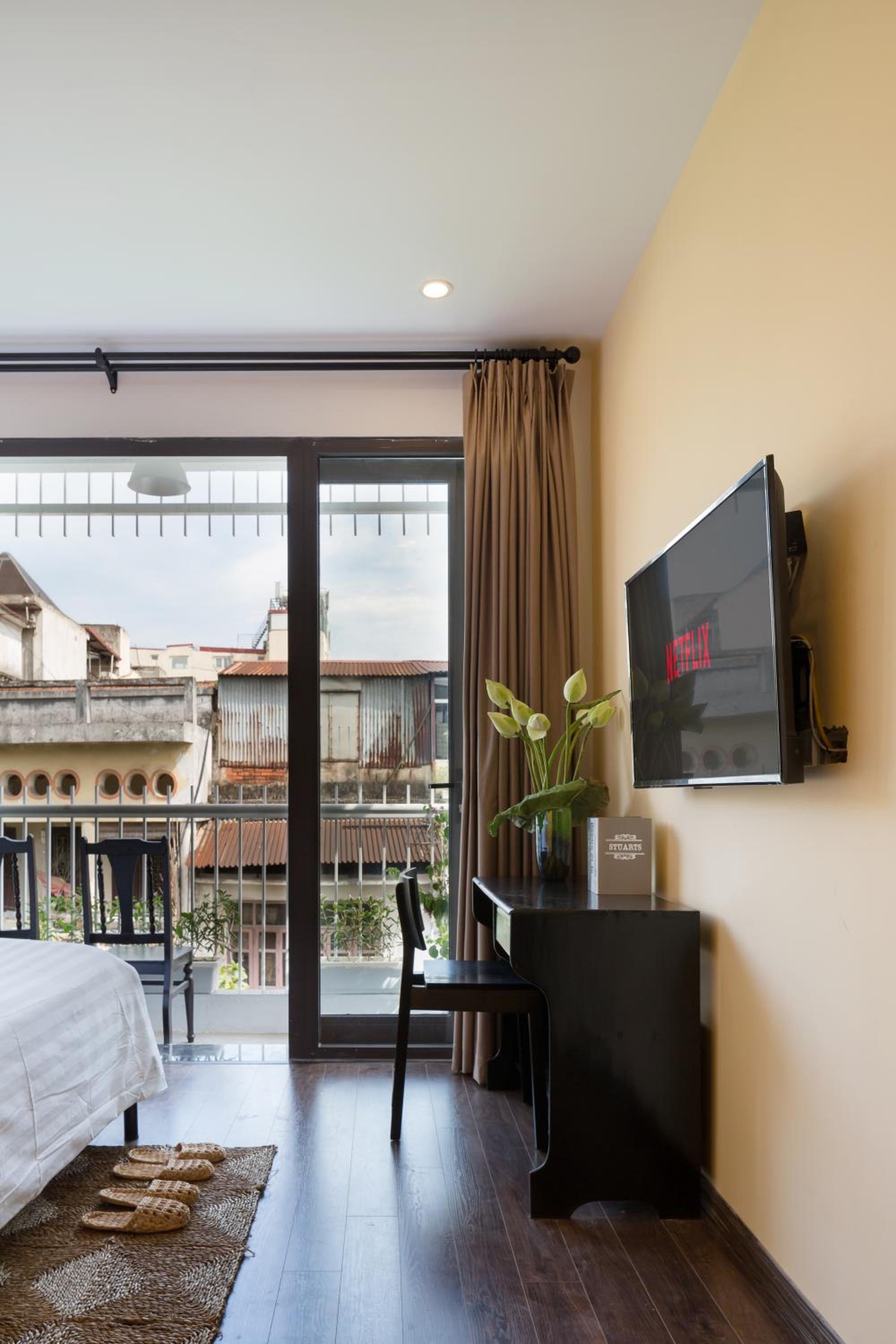 Centraltique Downtown - Bespoke Colonial House Near Hoan Kiem Lake
