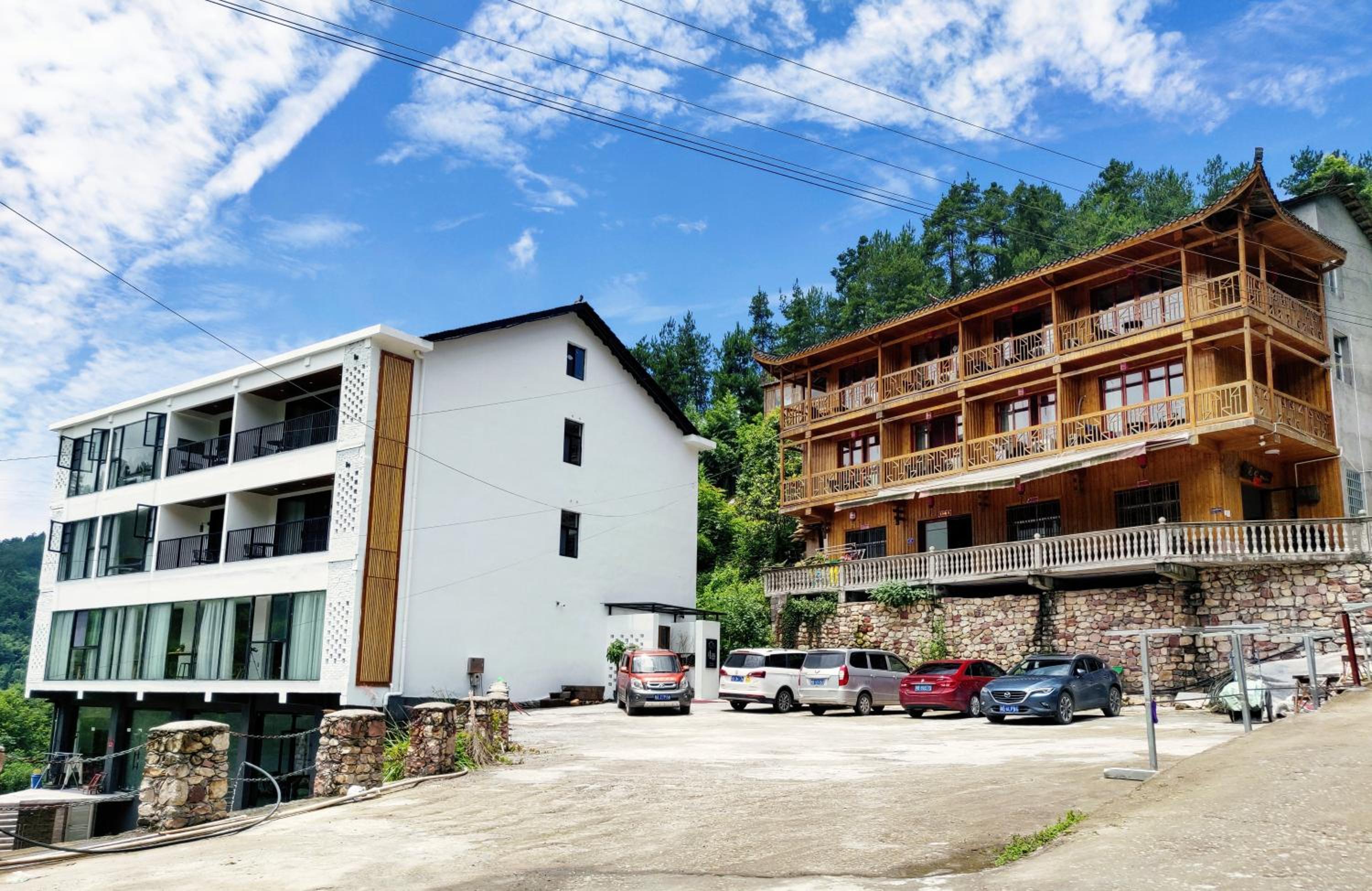 Whispering Mountains Boutique Hotel