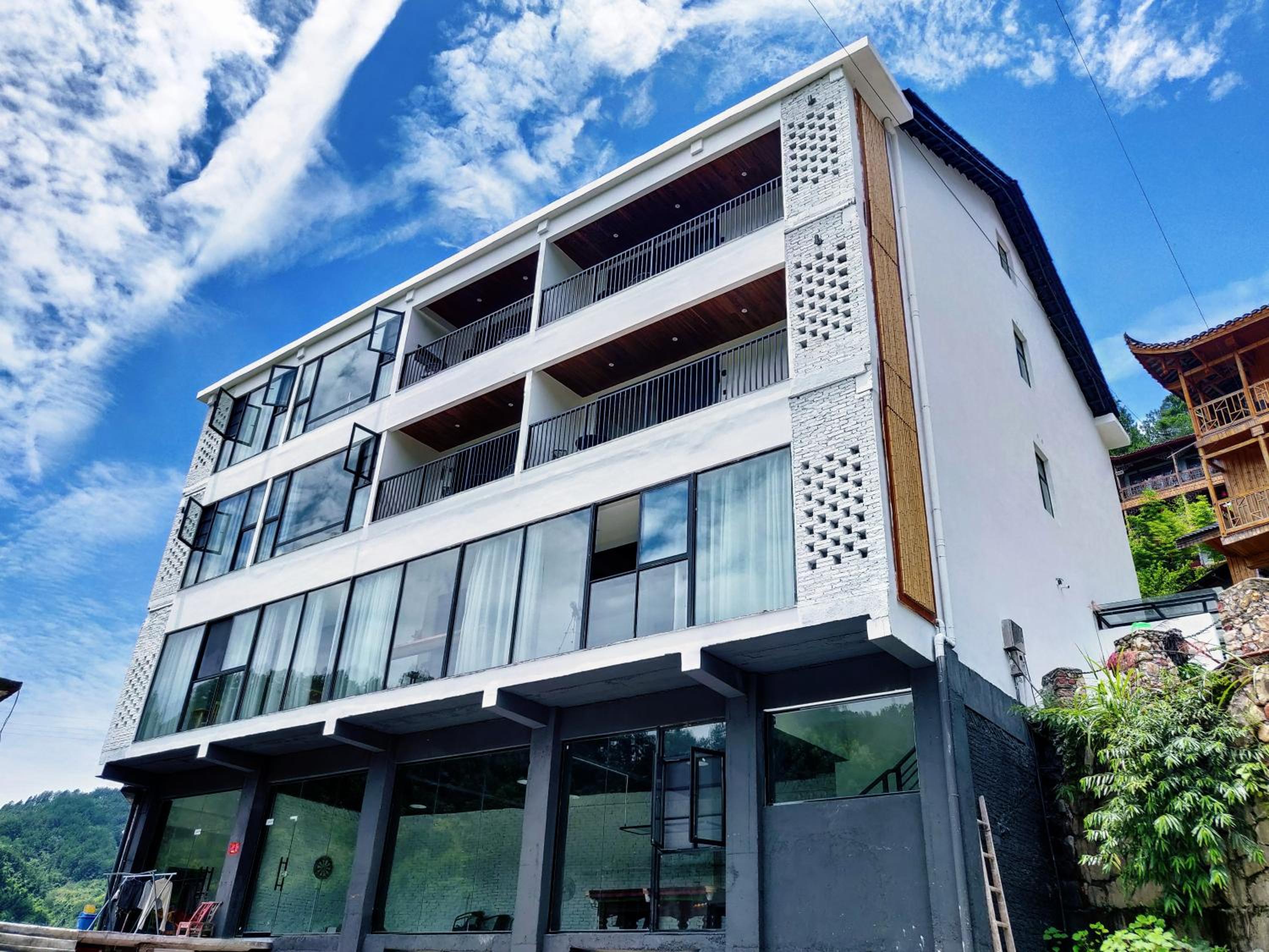 Whispering Mountains Boutique Hotel
