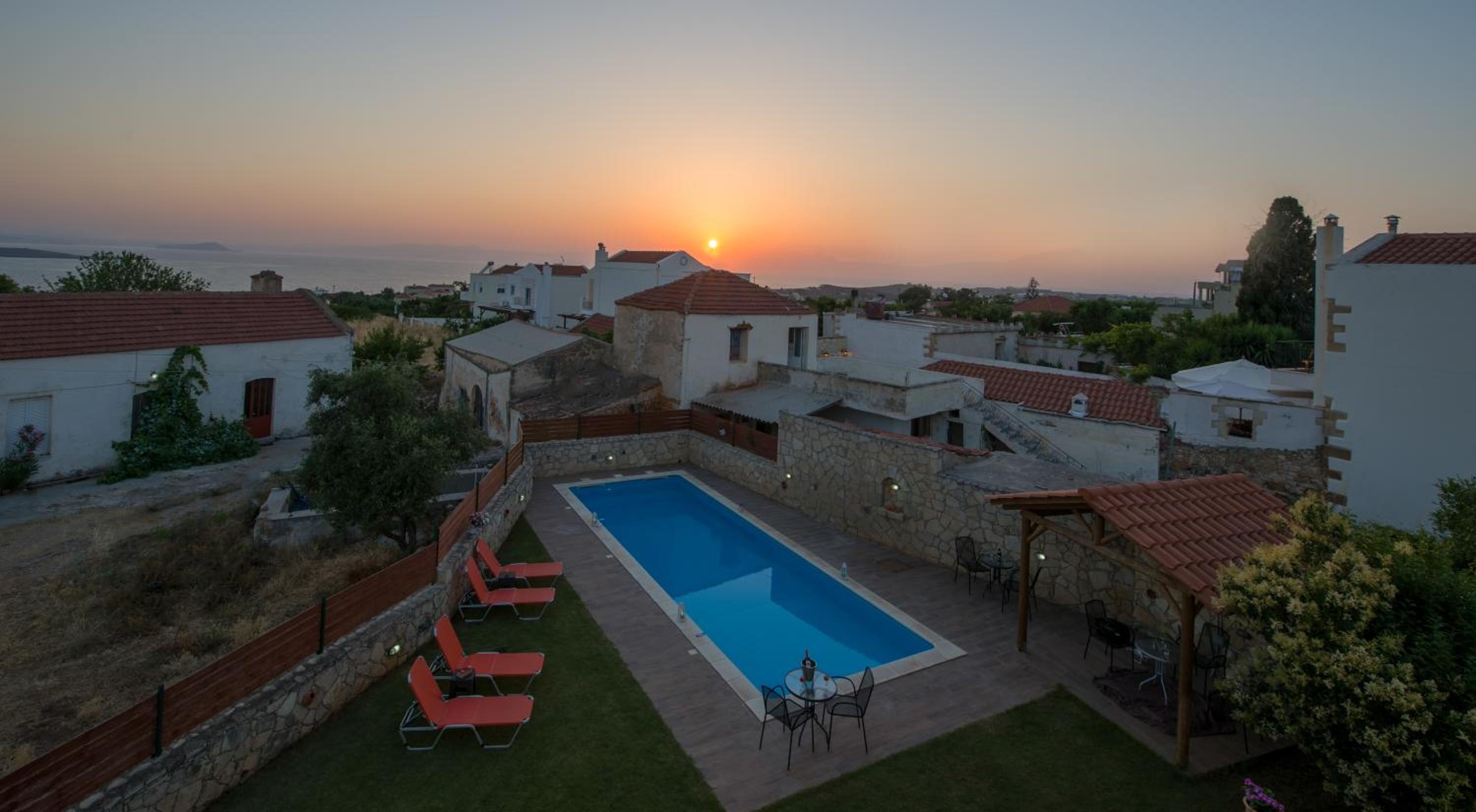 Skandalis Apartments with pool view 2