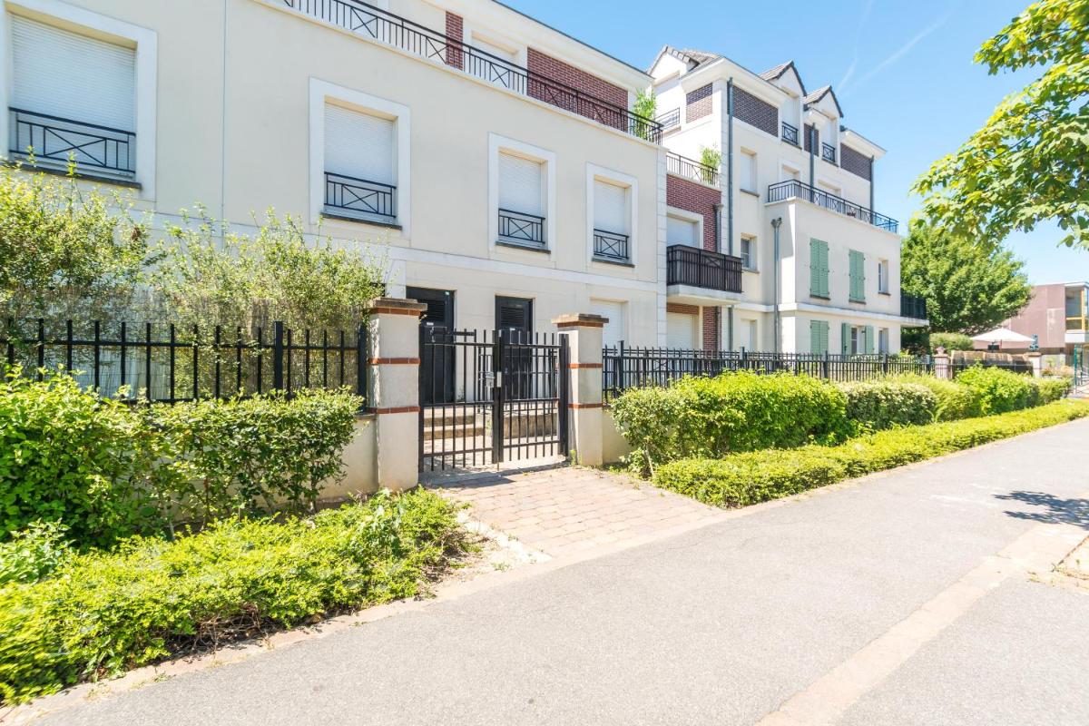 Magny-le-Hongre Vacations - Water Color - SDP - Property Image 8