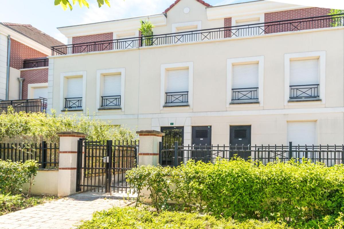 Magny-le-Hongre Vacations - Water Color - SDP - Property Image 6