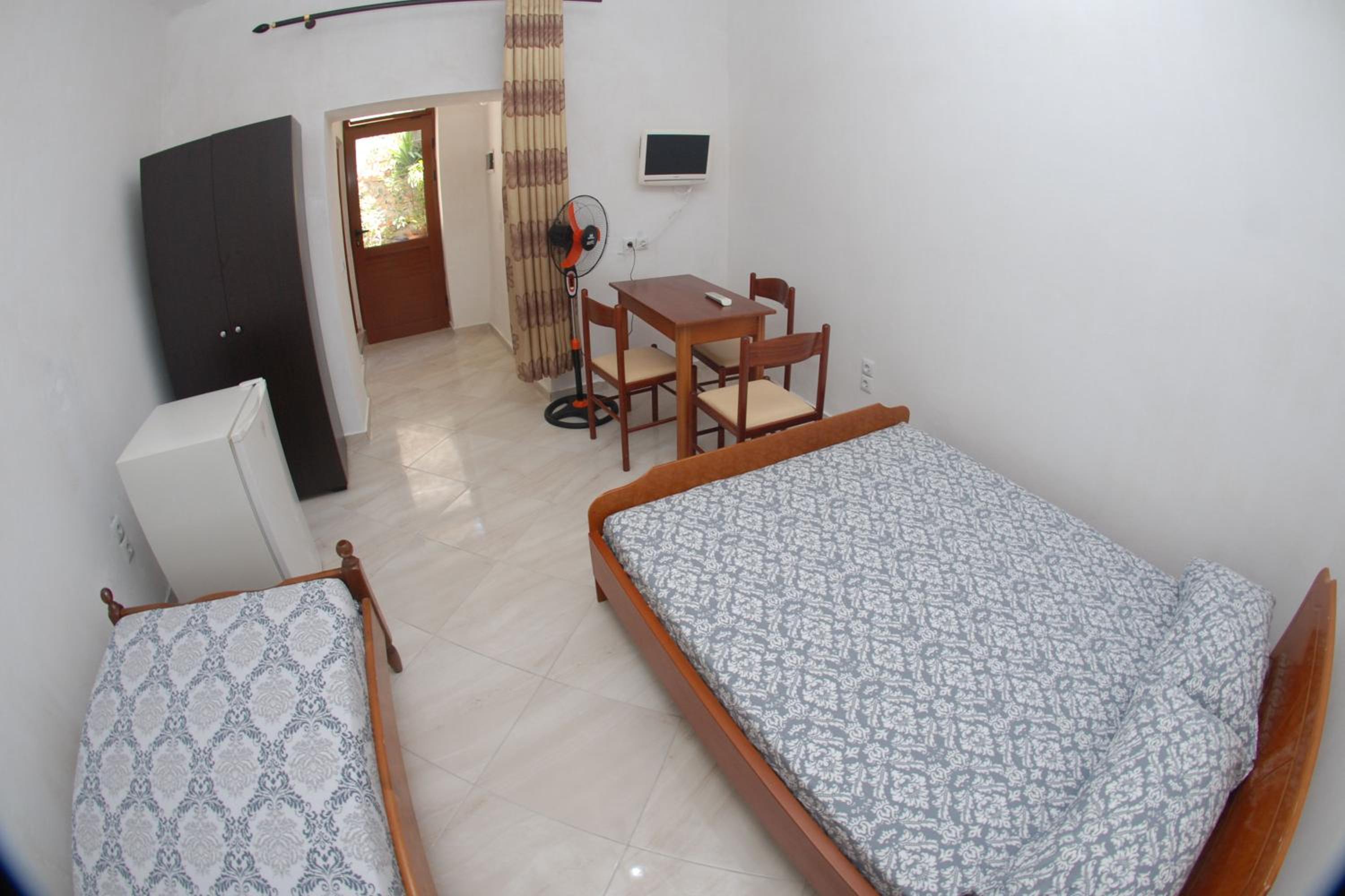 Isufi Guest Houses