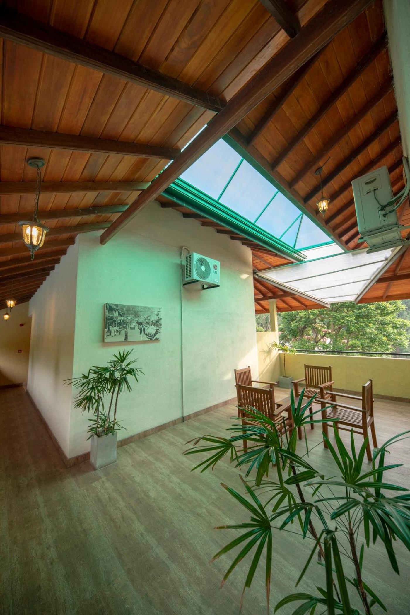 Melheim Kandy Villas