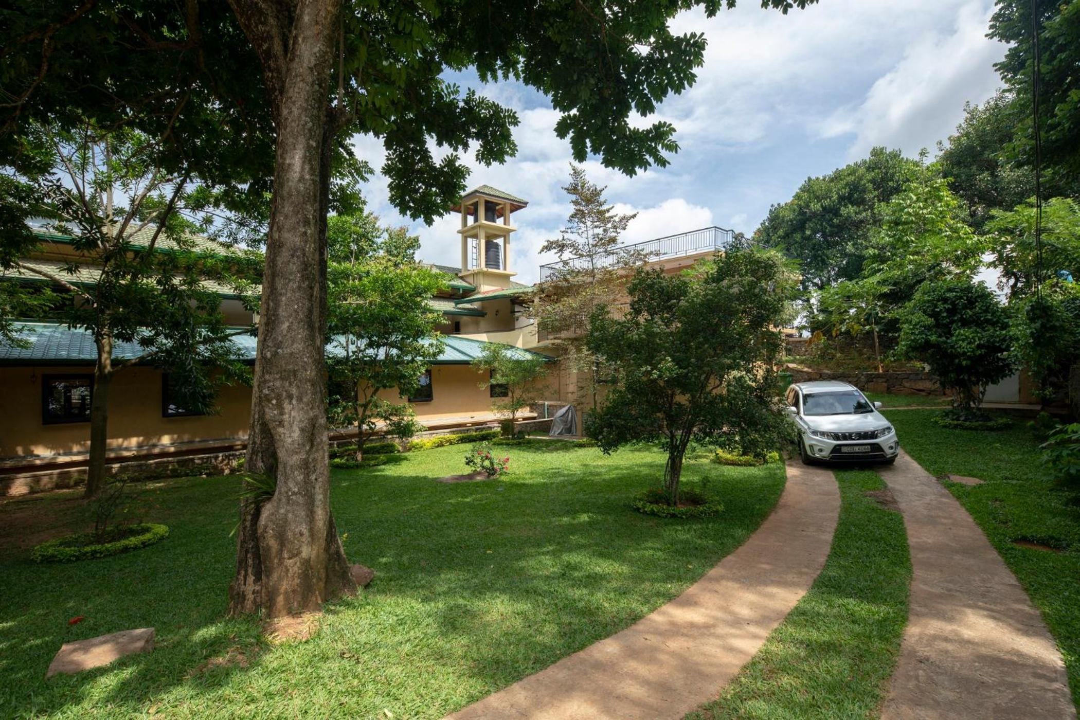 Melheim Kandy Villas