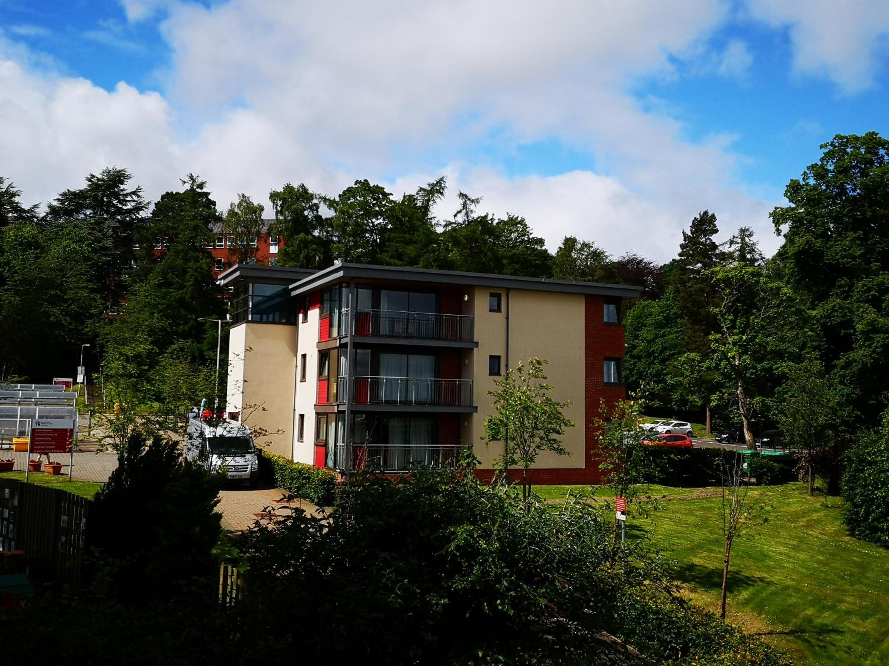 Perth Youth Hostel and Apartments