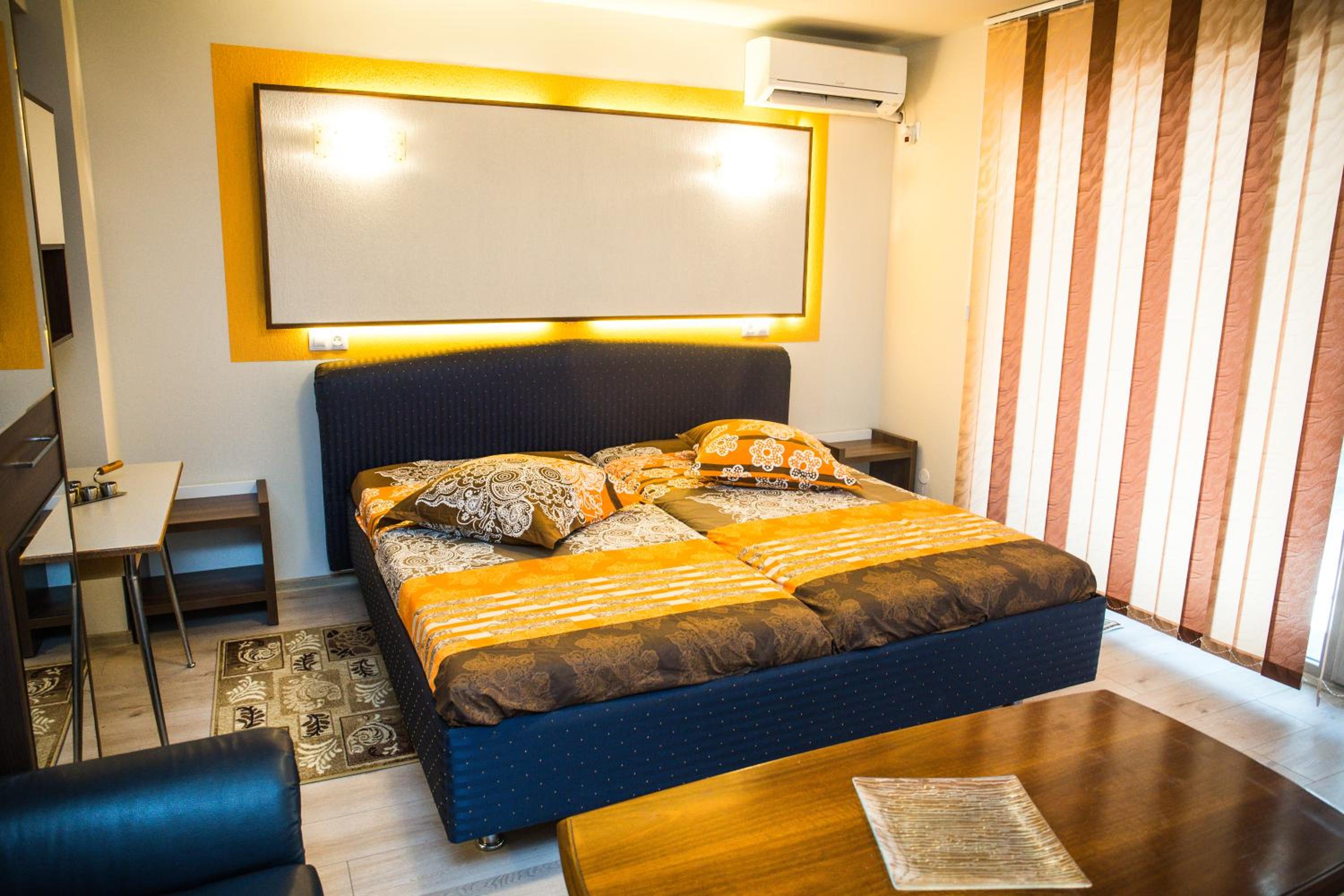 Apartament Calea Bucuresti view 2