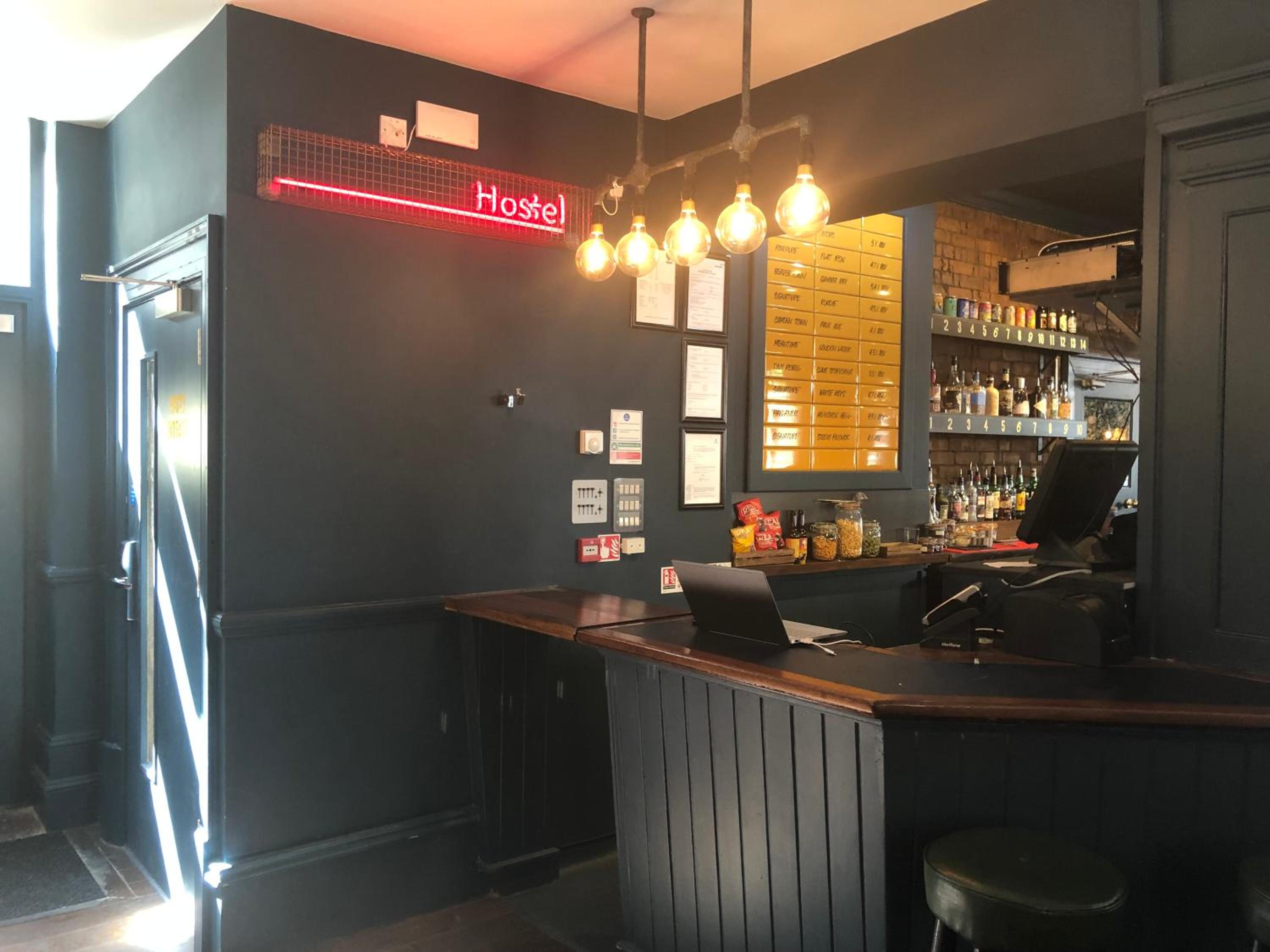 bar