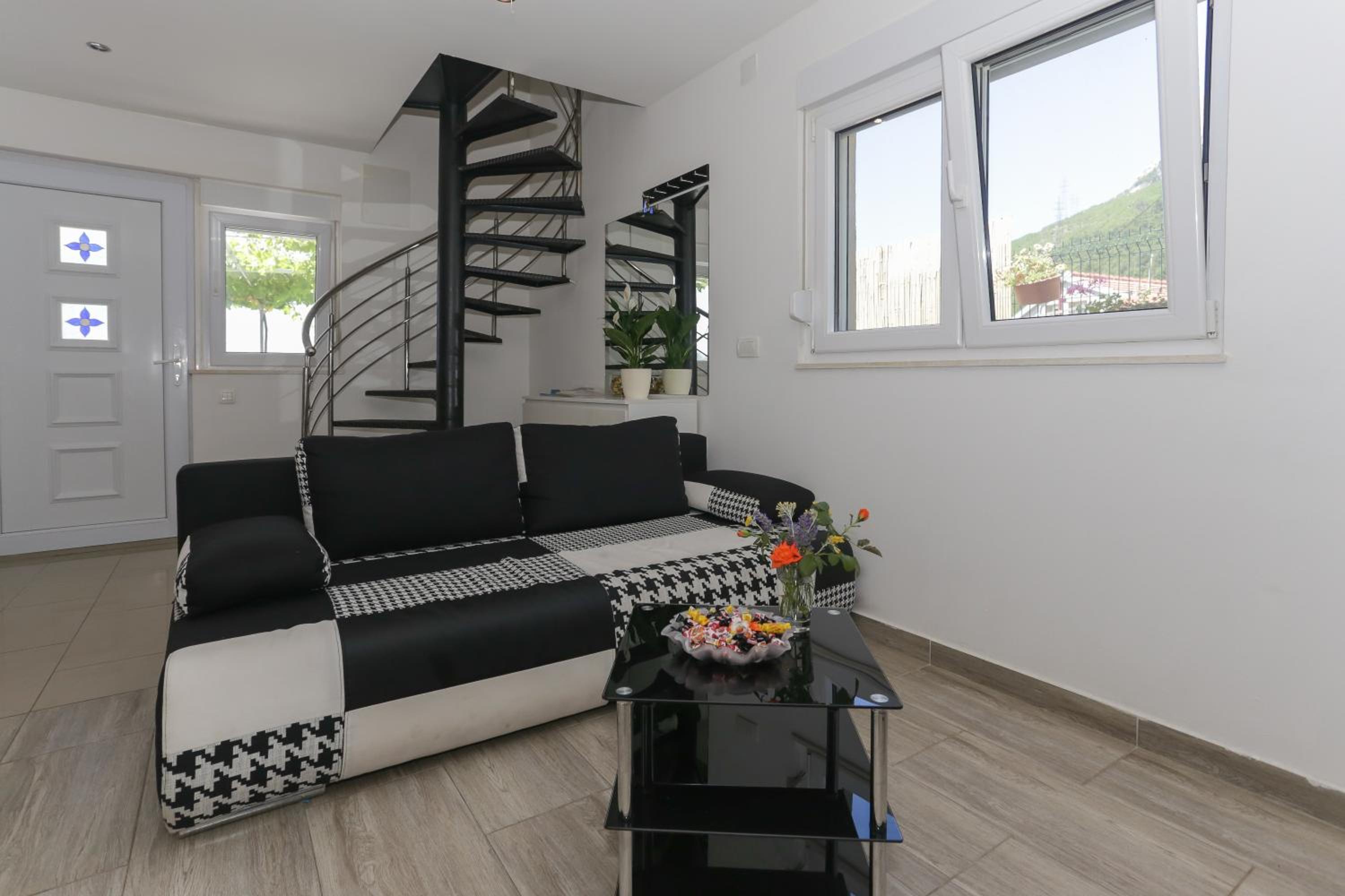 Holiday Home Rupotina with a large yard, pool and a beautiful view view 3