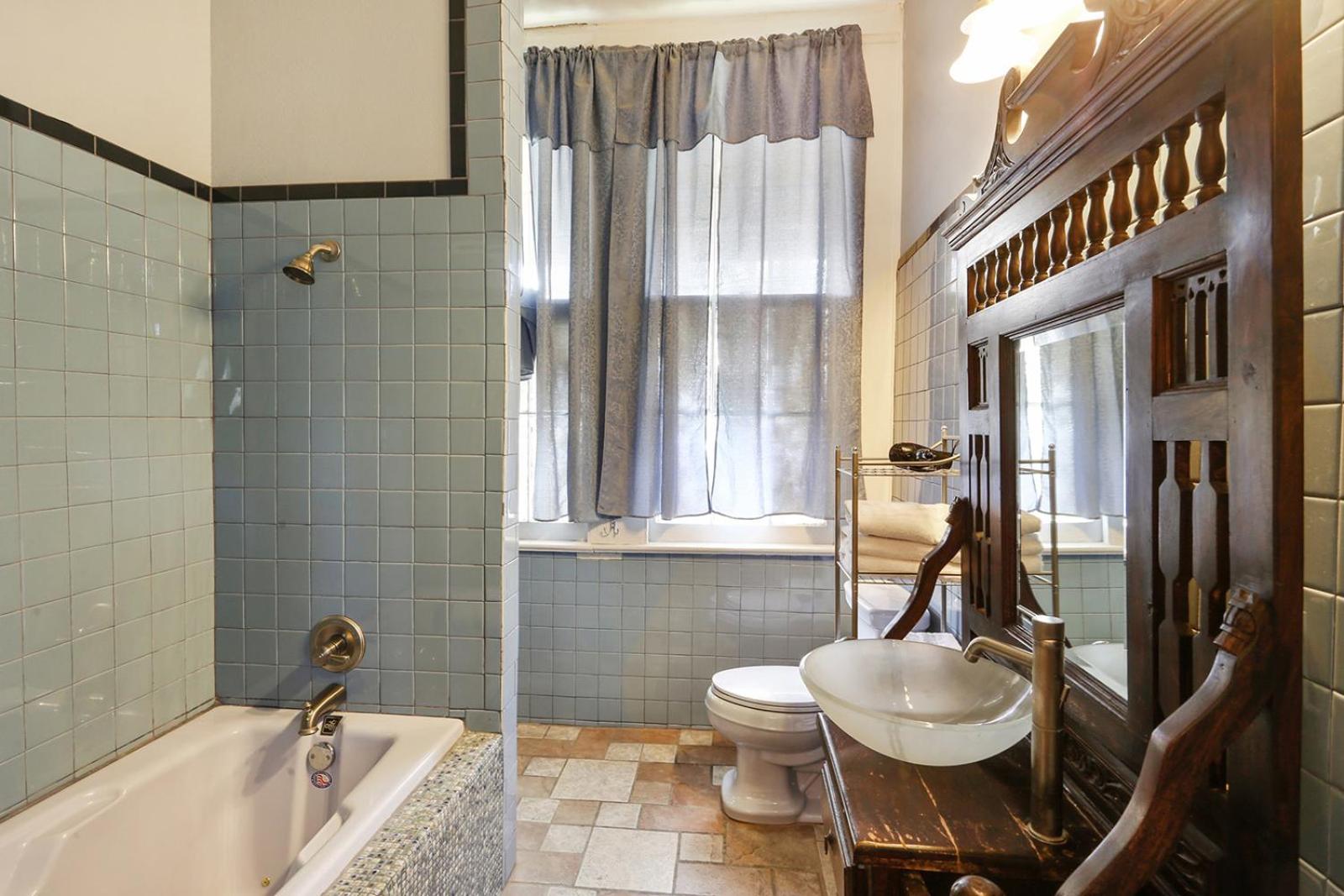 New Orleans Vacations - Oakview Bed and Breakfast - Property Image 80