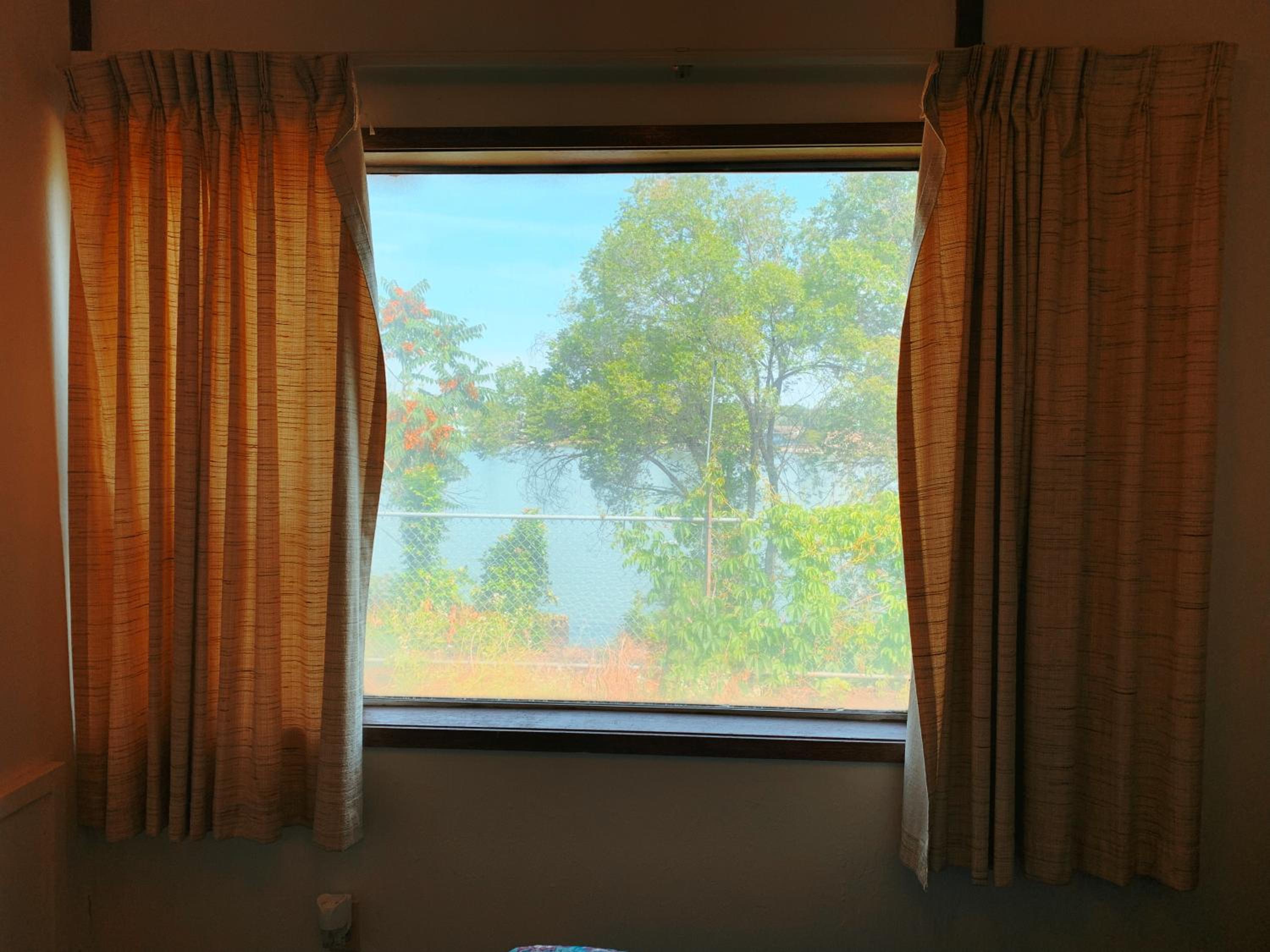 Lakeside Motel