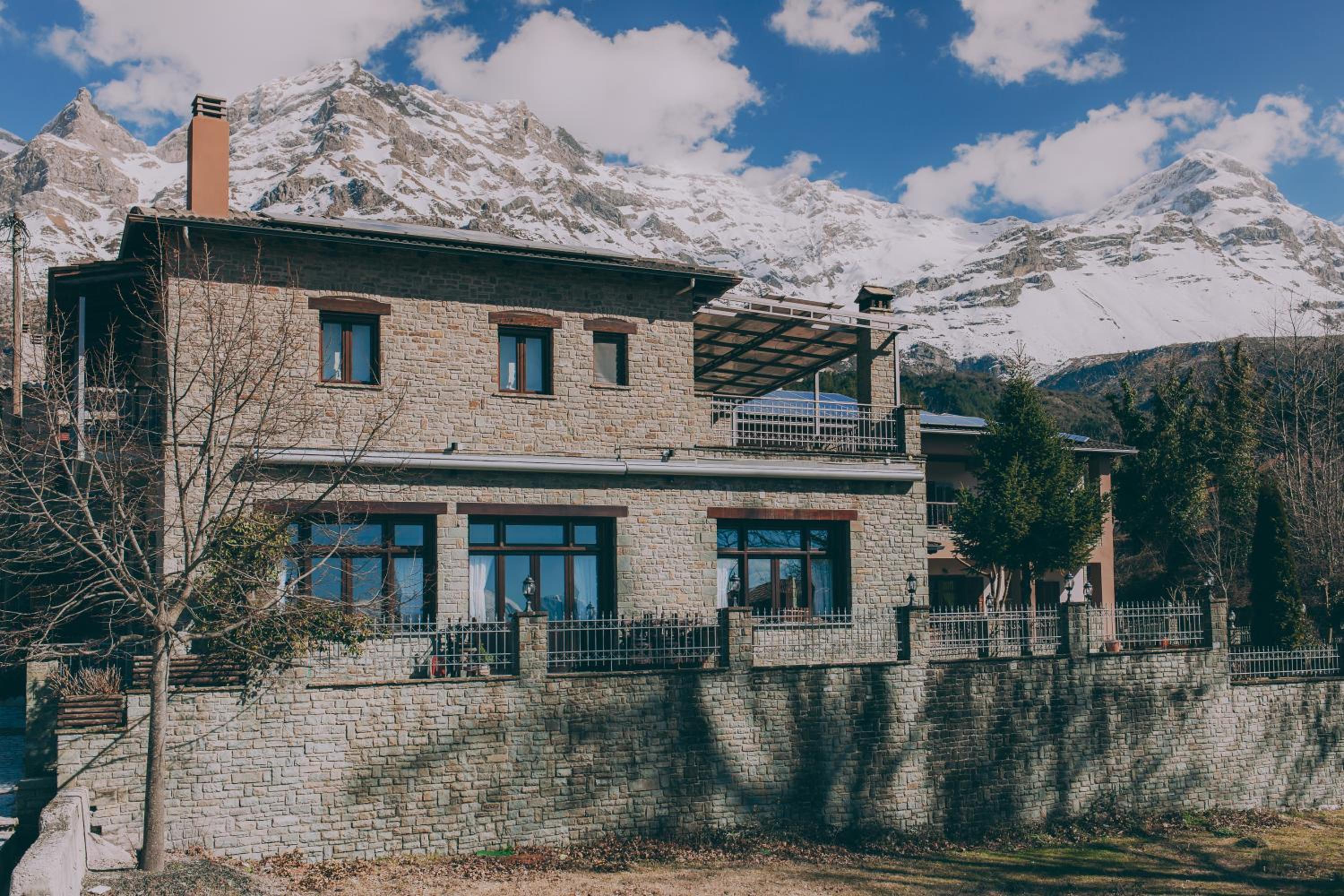Etheres Tzoumerkon Mountain Resort view 3