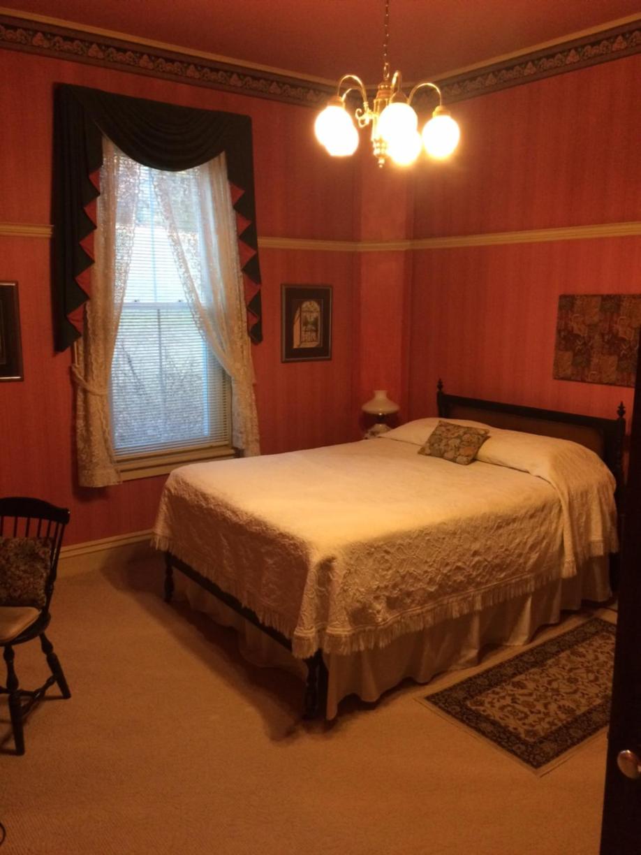 Rutland Vacations - Antique Mansion B  B - Property Image 6