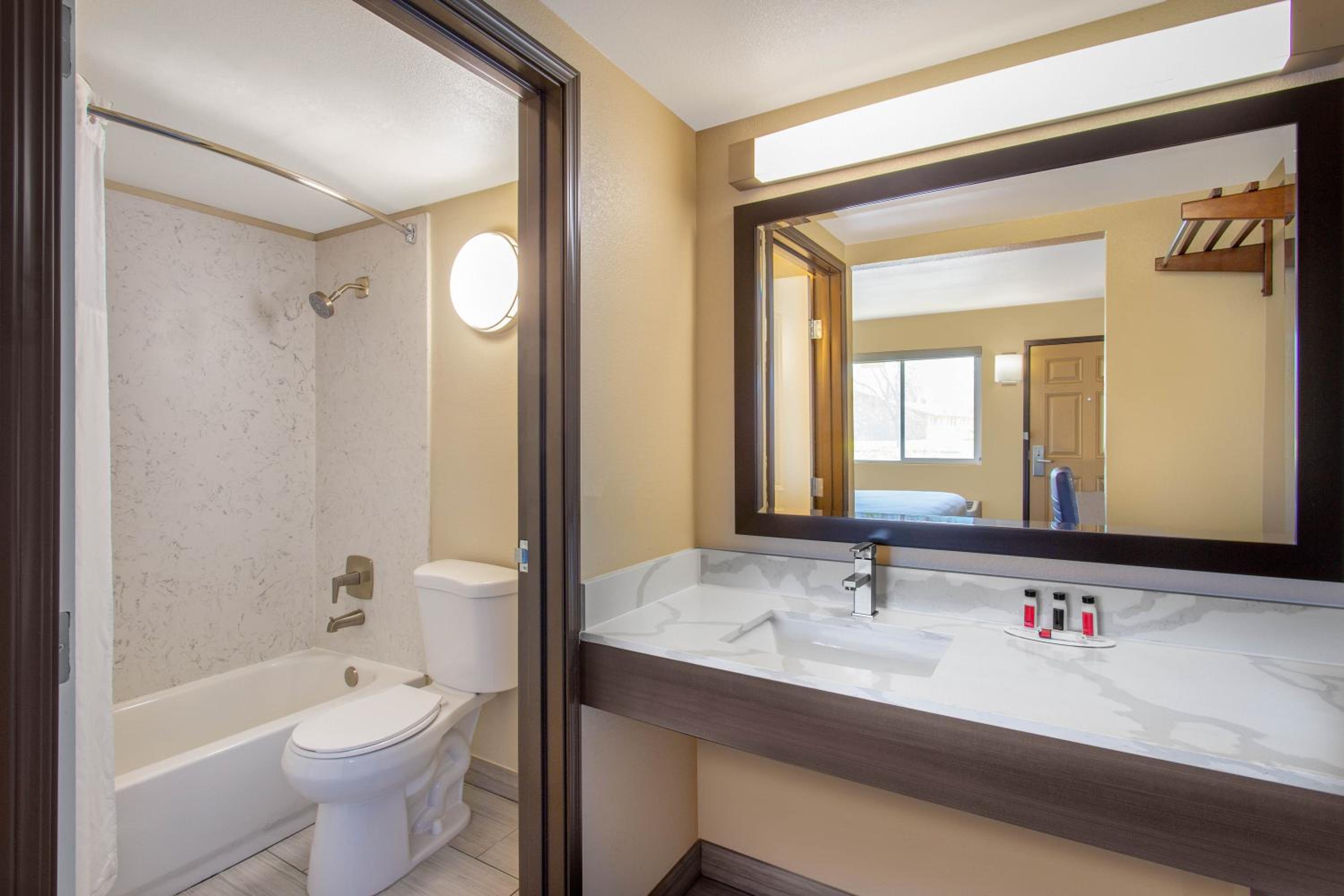 Merced Vacations - Days Inn Merced / Yosemite Area - Property Image 12