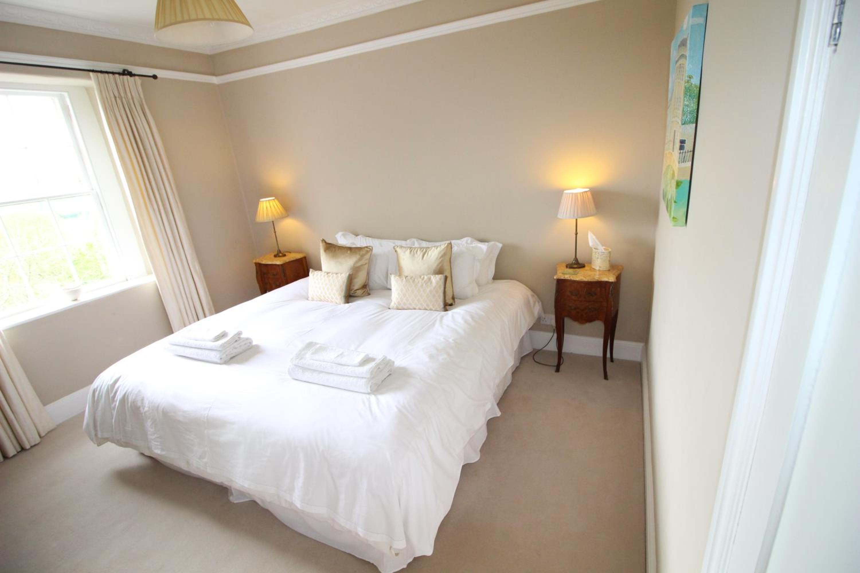 Victorian Annexe - Bath view 3