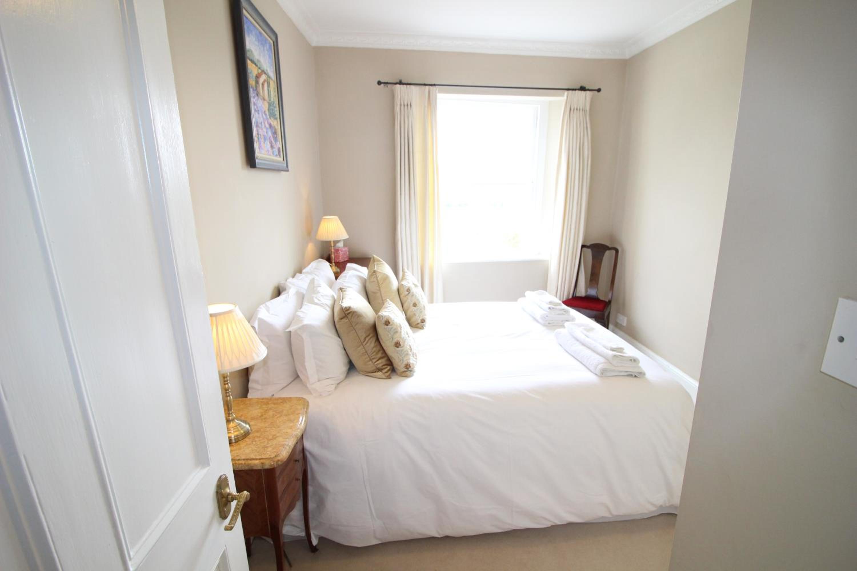 Victorian Annexe - Bath view 4