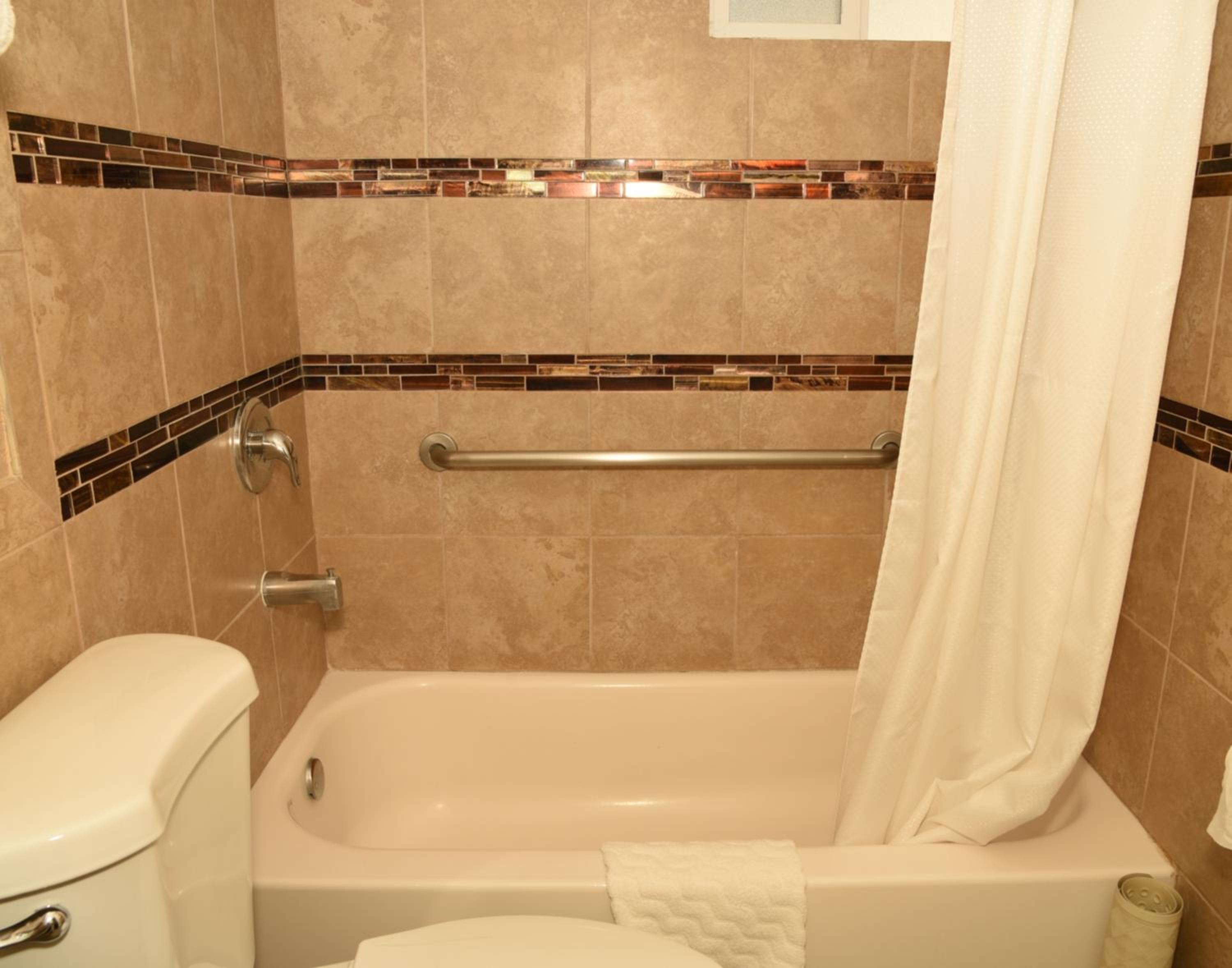 Elko Vacations - Esquire Inn - Property Image 4