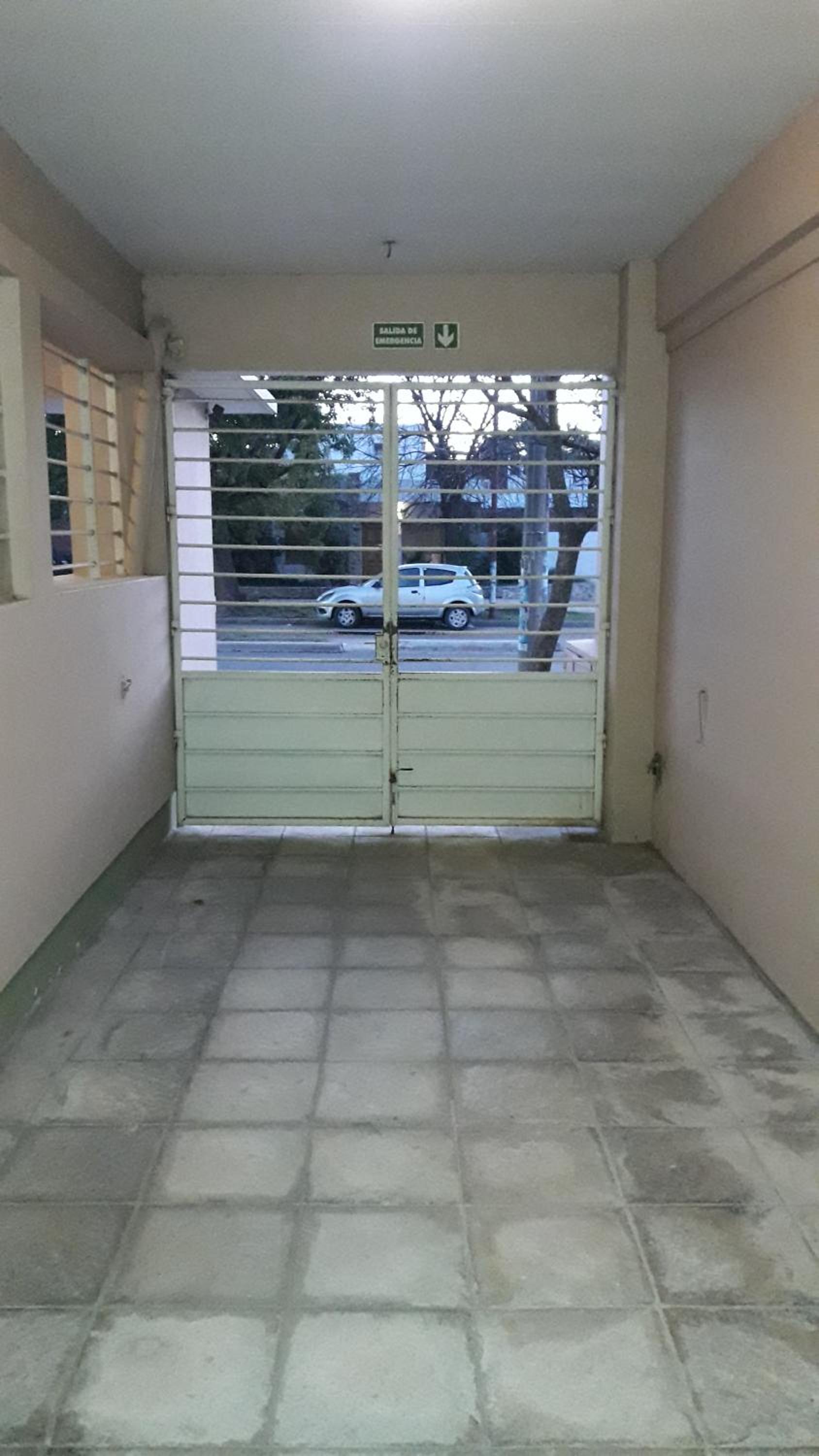 Departamento Avda Belgrano Sur 367 con Cochera Privada
