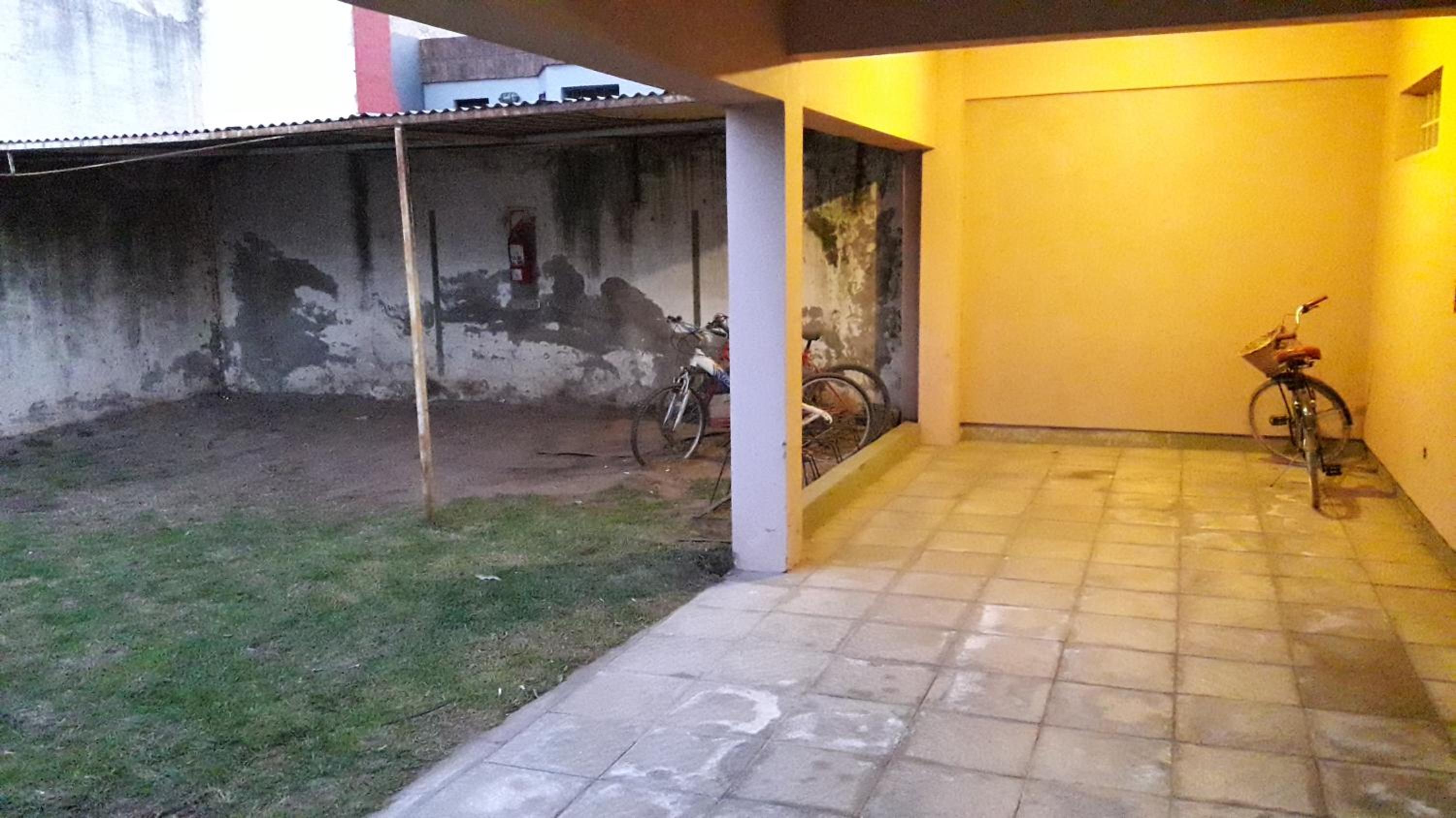 Departamento Avda Belgrano Sur 367 con Cochera Privada