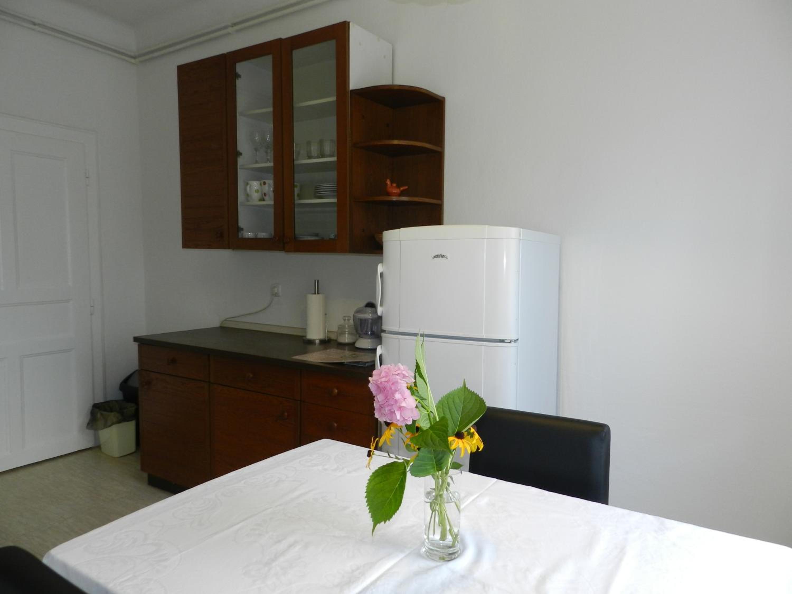Nice apartment with free car parking, WiFi and bikes for free view 2