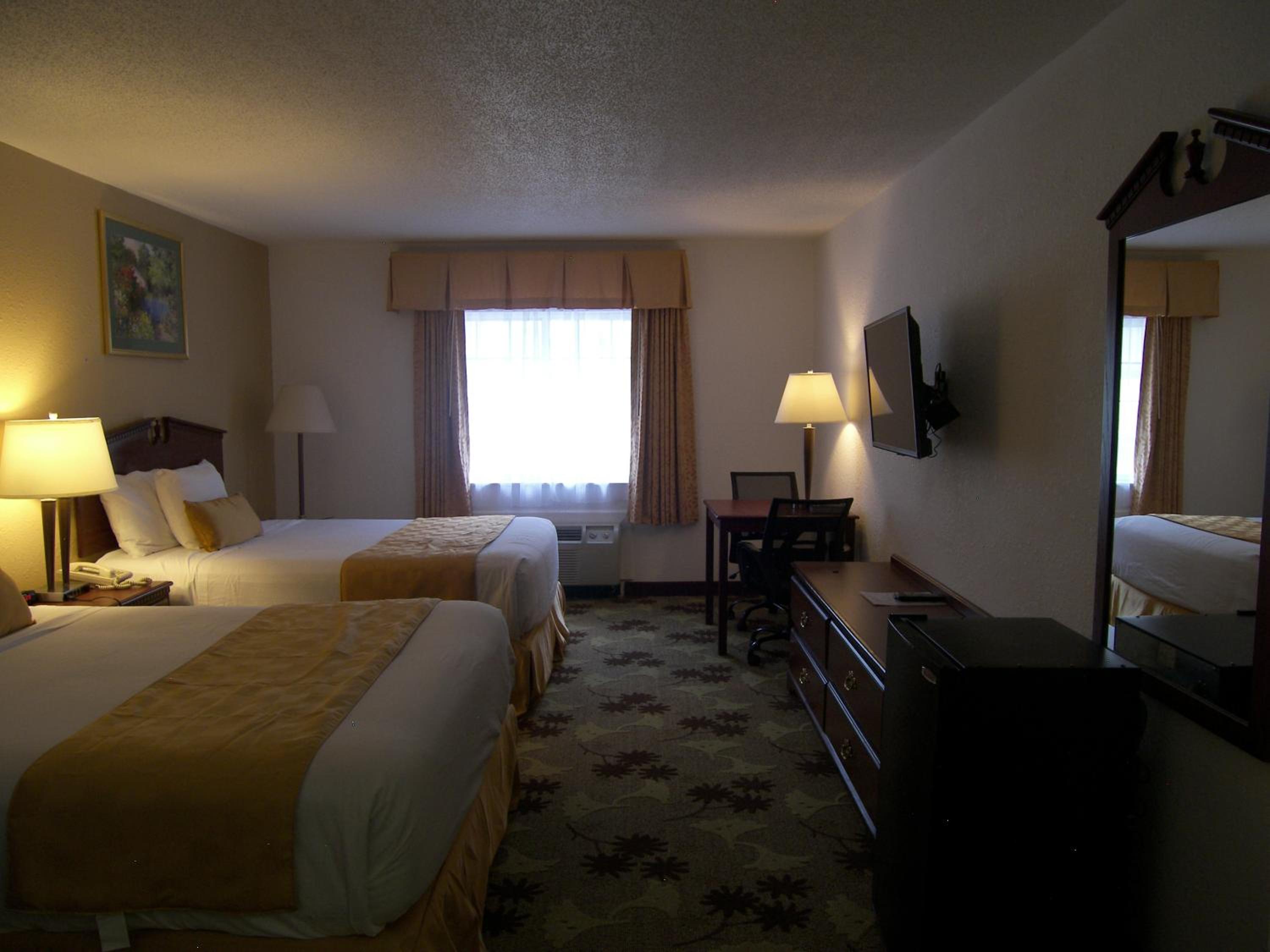 Berea Vacations - Baymont by Wyndham Mount Vernon Renfro Valley - Property Image 2