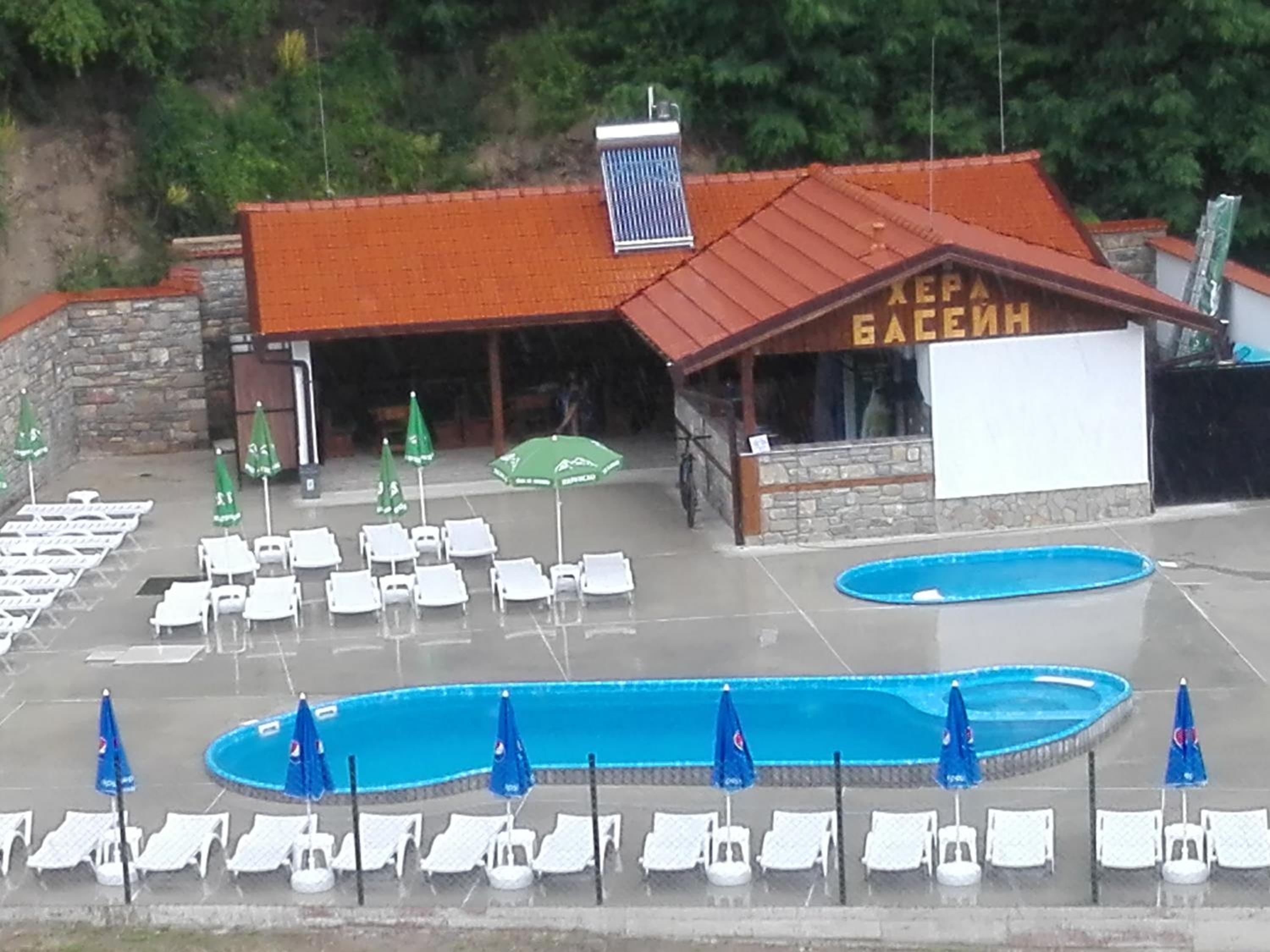 Hotel Hera Guest House - Image 1