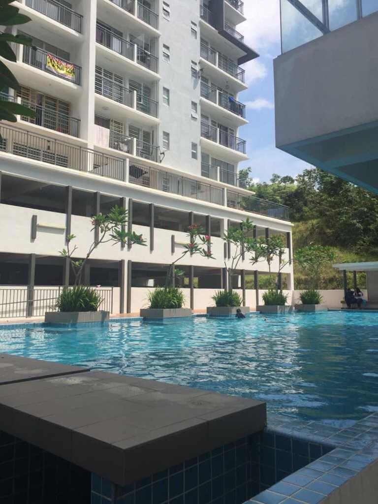 Spacious & Cozy Condo - Hijauan Heights Block C photo 1