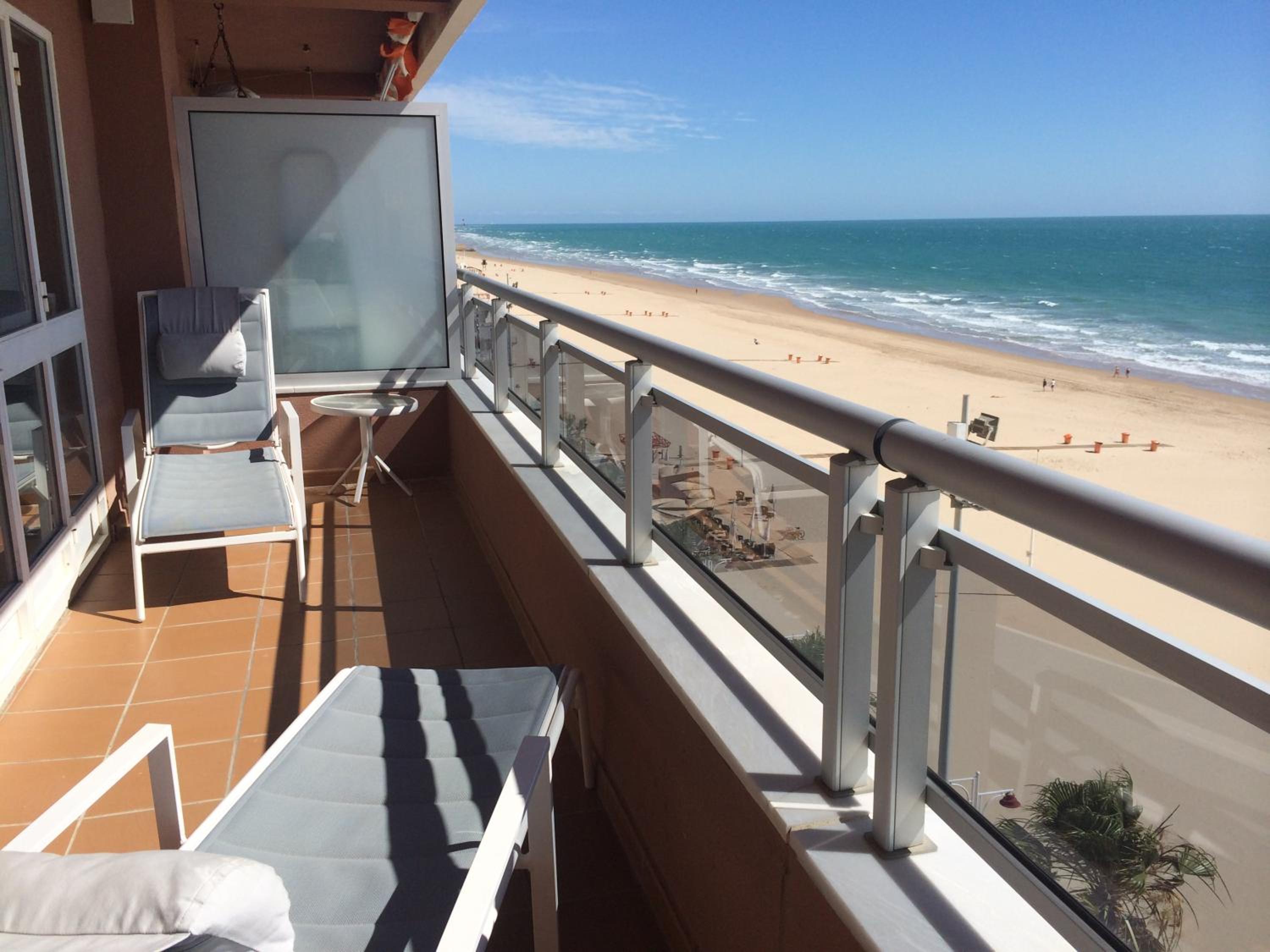 Luxury Oceanfront triplex in Cadiz view 5
