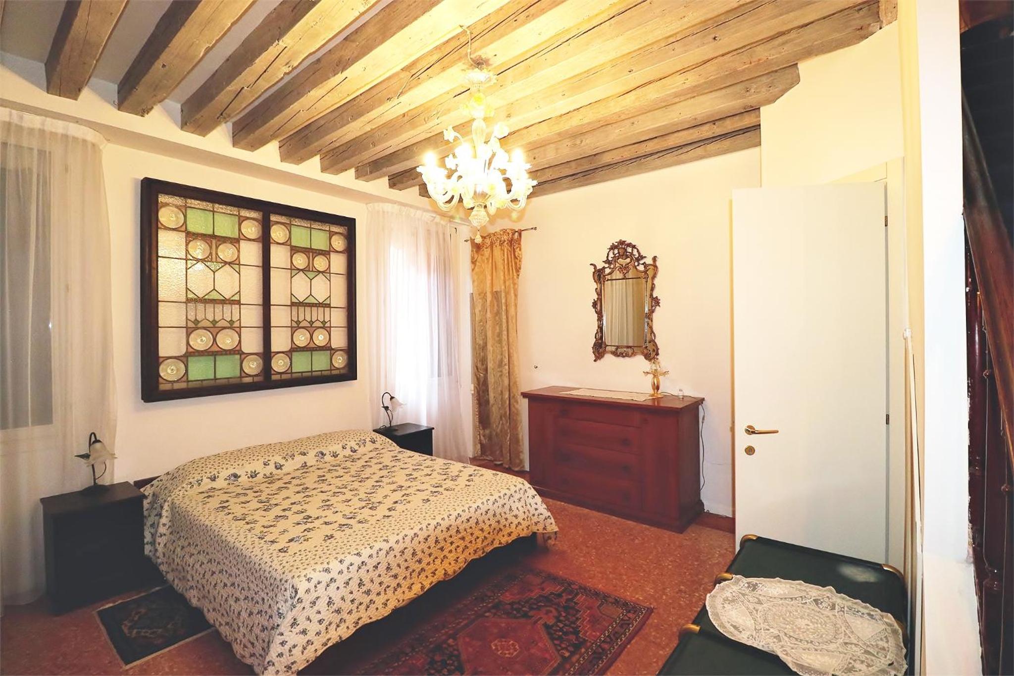 Al Mezzanino, Palazzo Torniello