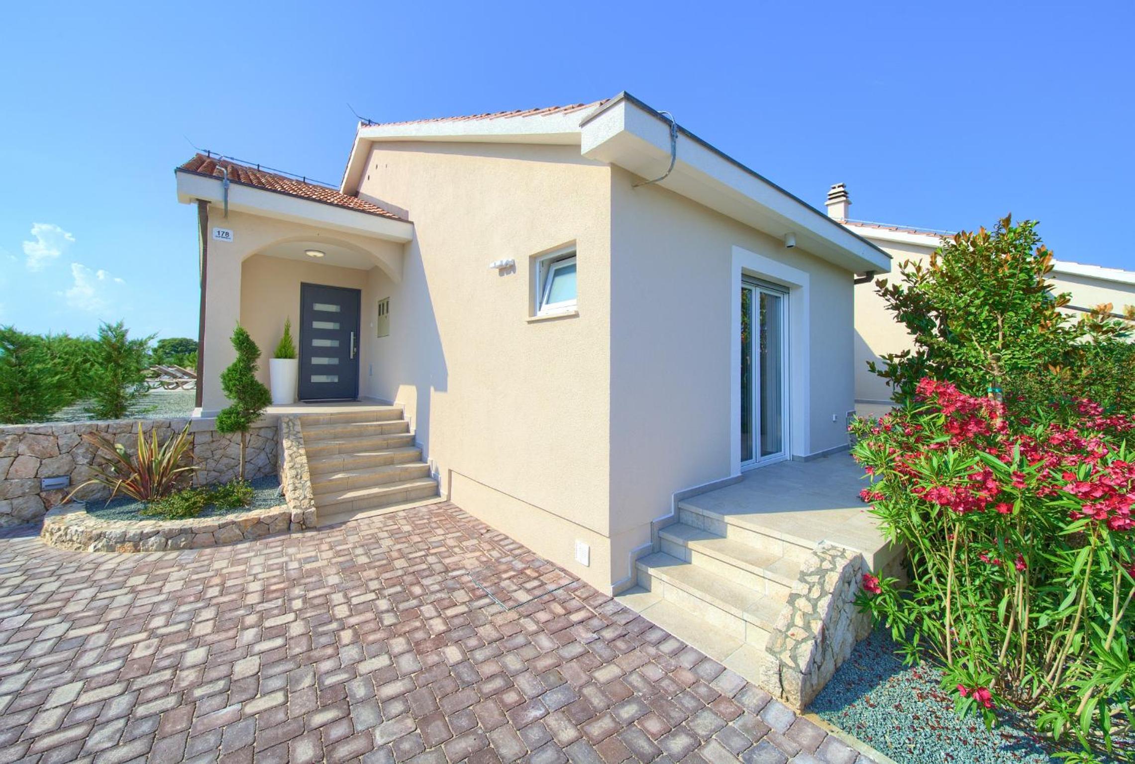 Holiday Home Elegant