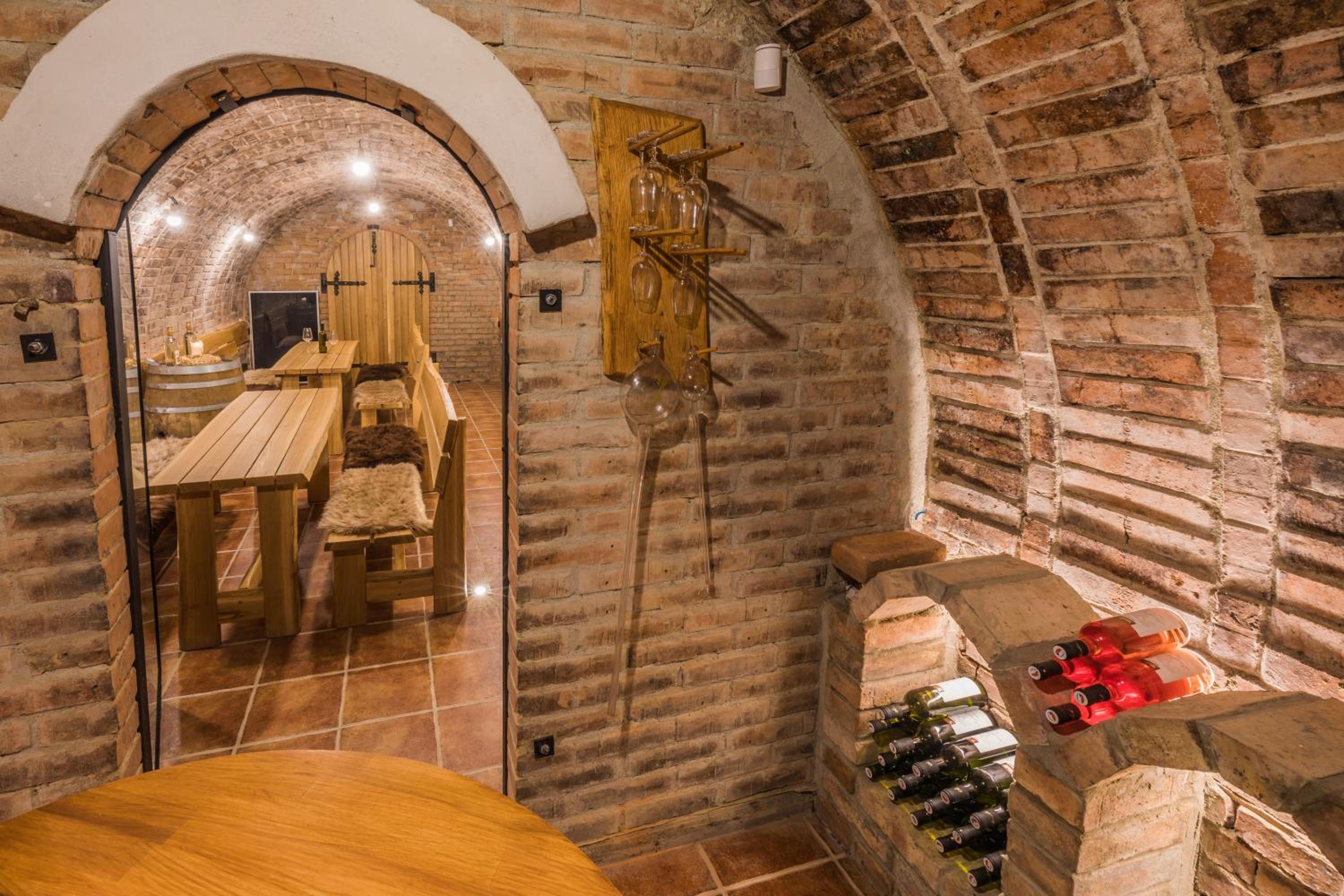 Vinoza - ubytování a vinný sklep v Moravském Toskánsku