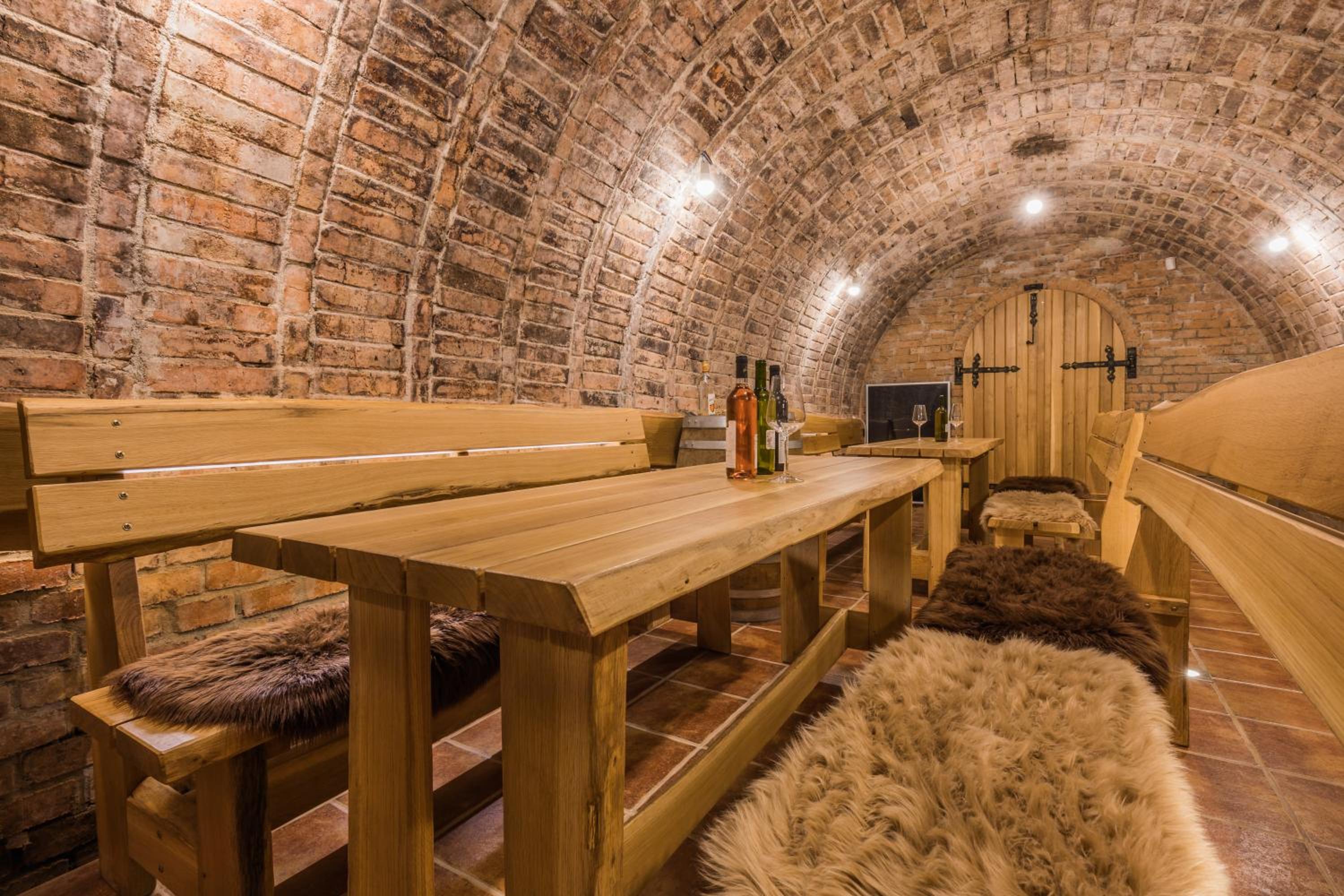 Vinoza - ubytování a vinný sklep v Moravském Toskánsku