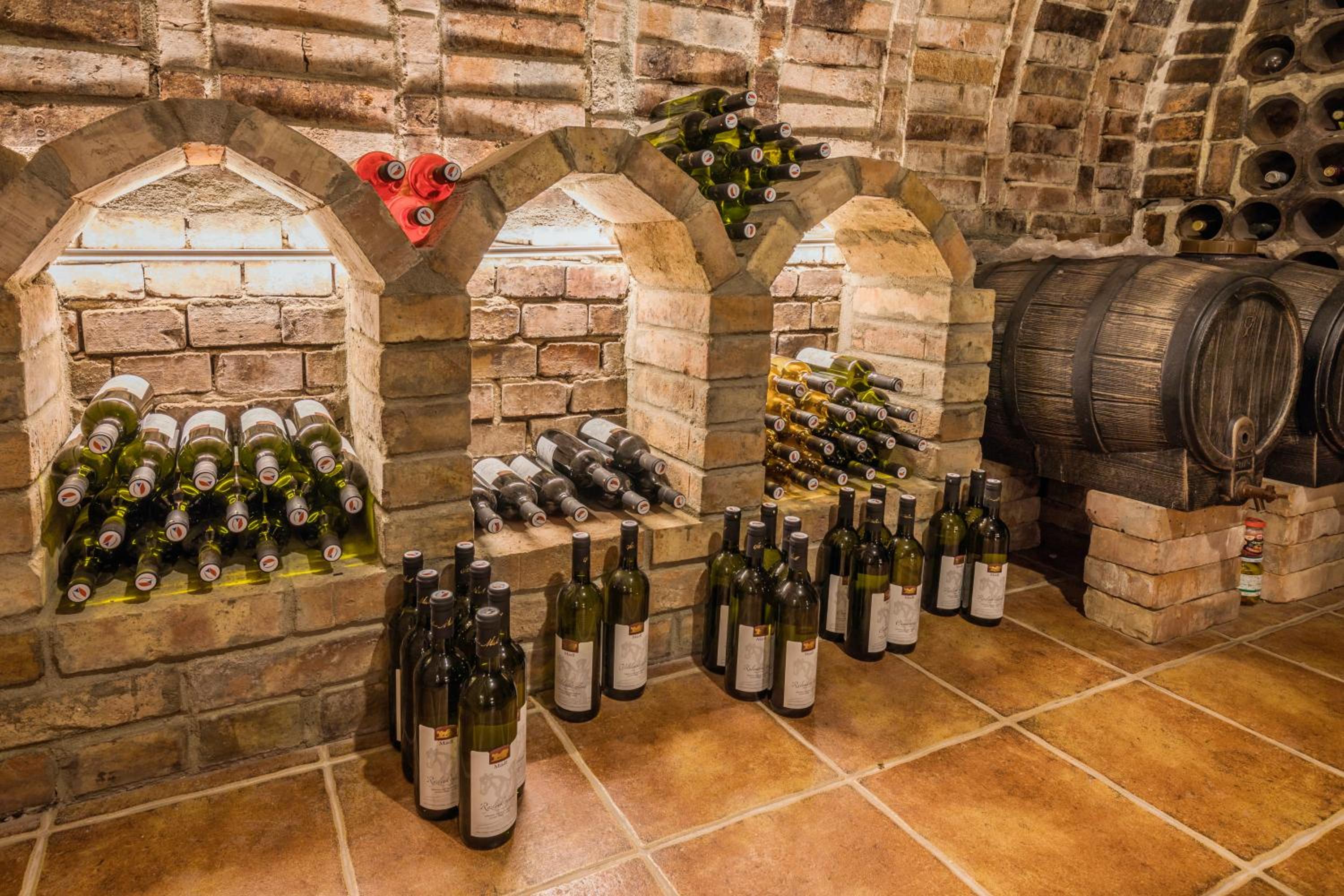 Vinoza - ubytování a vinný sklep v Moravském Toskánsku