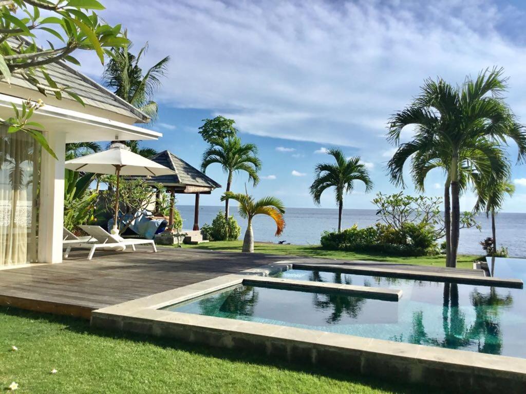 5 bdr beachfront villa Pantai view 4