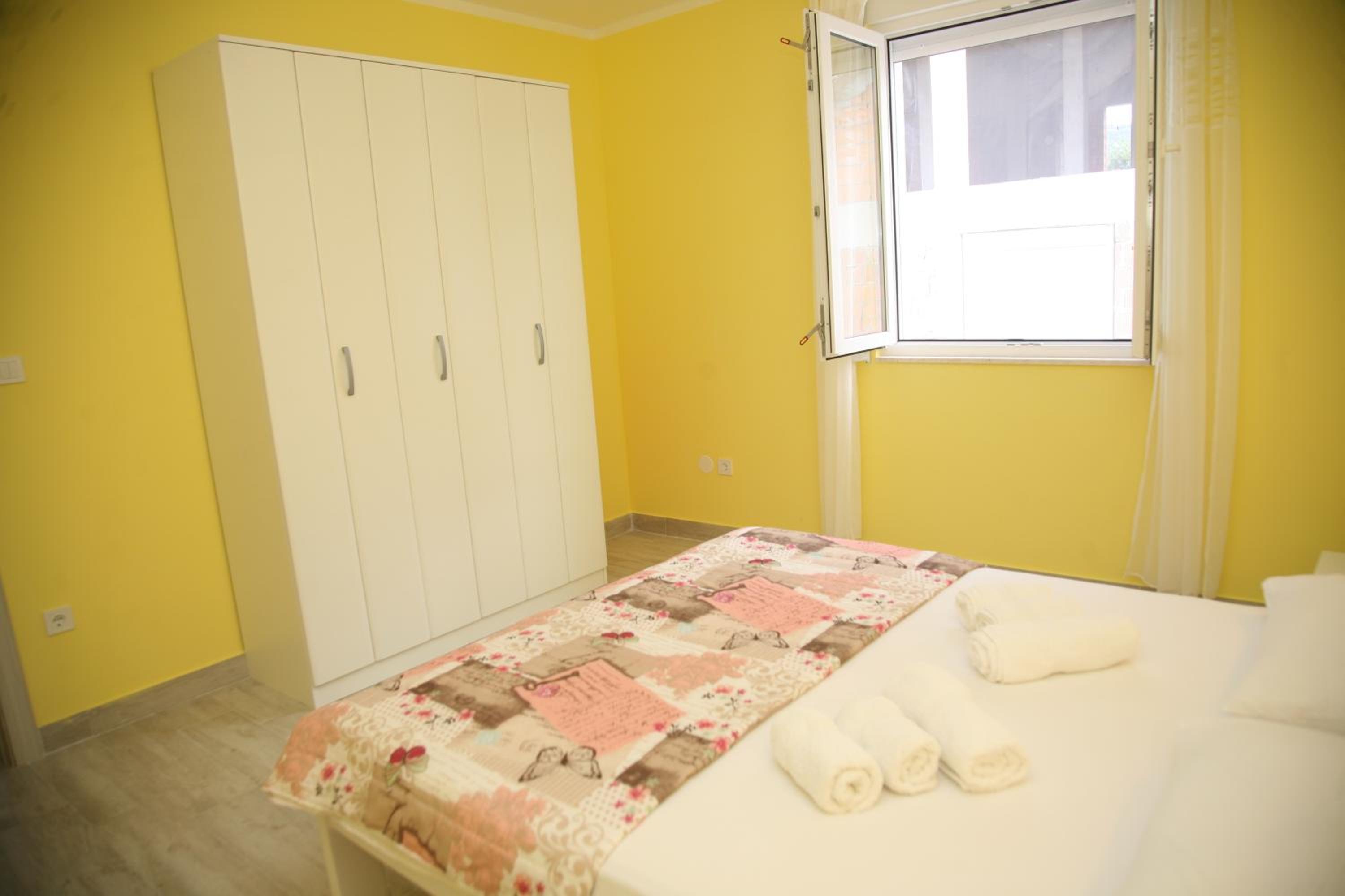 Apartments Mira