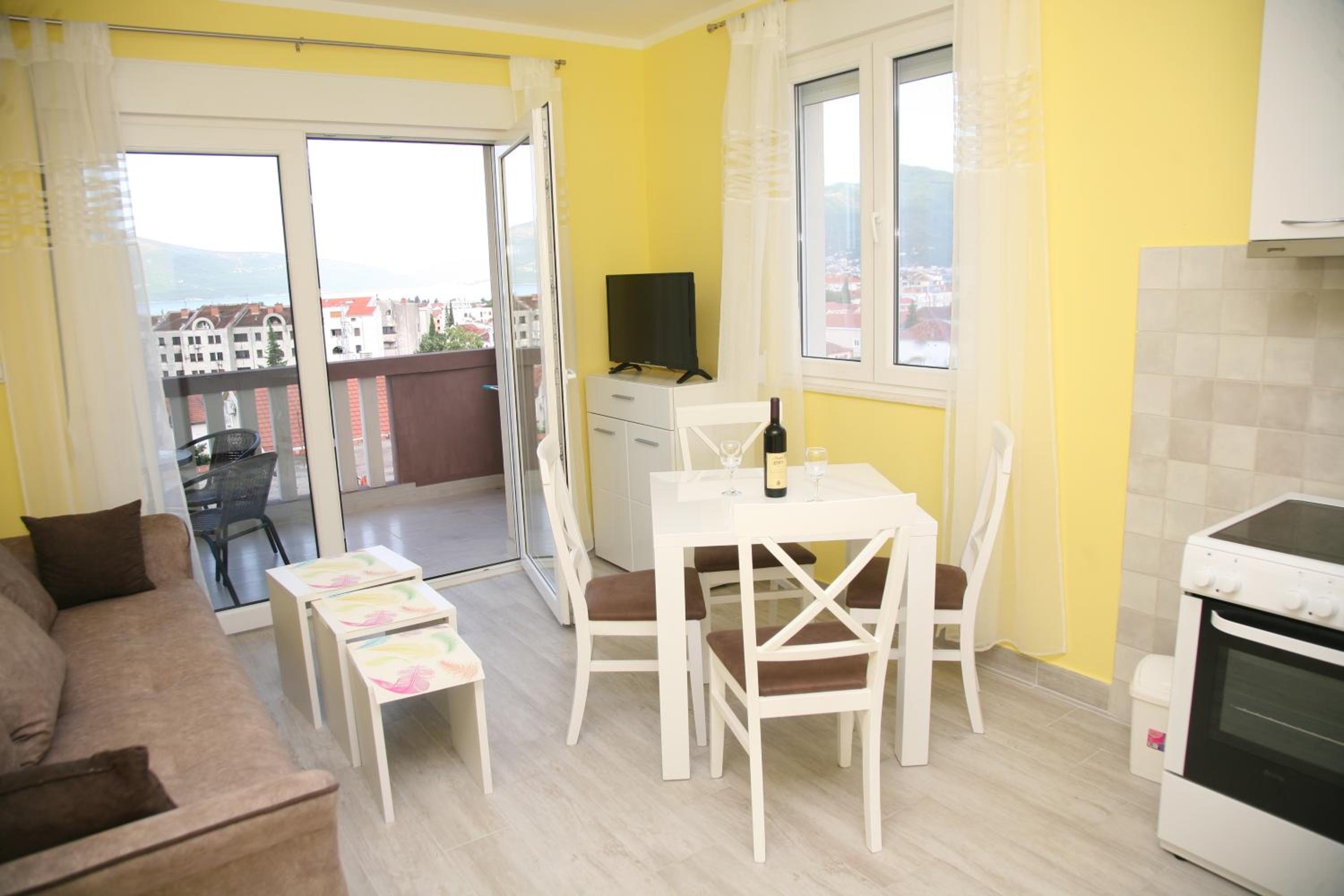 Apartments Mira