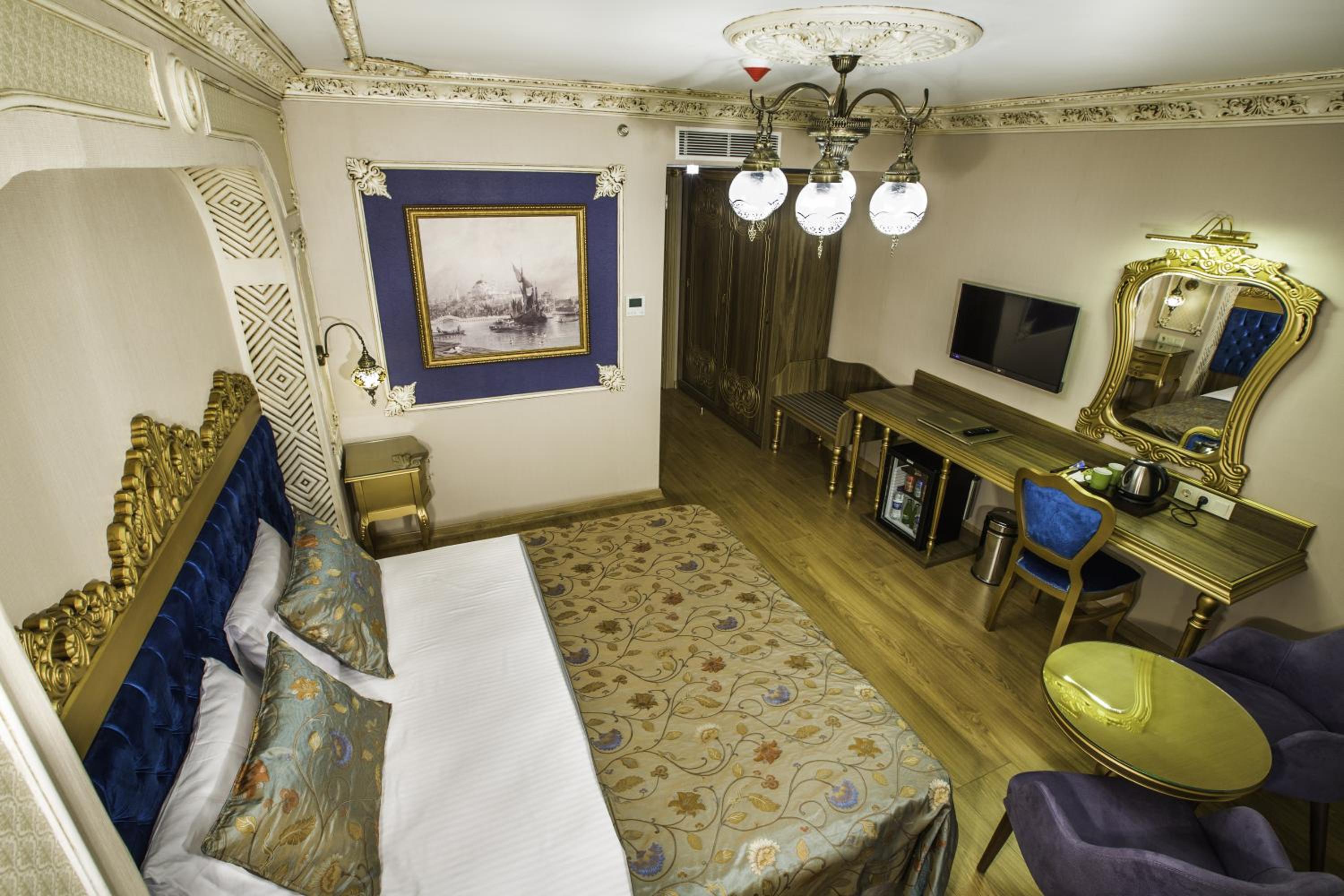 Empire Suite Hotel - Image 27