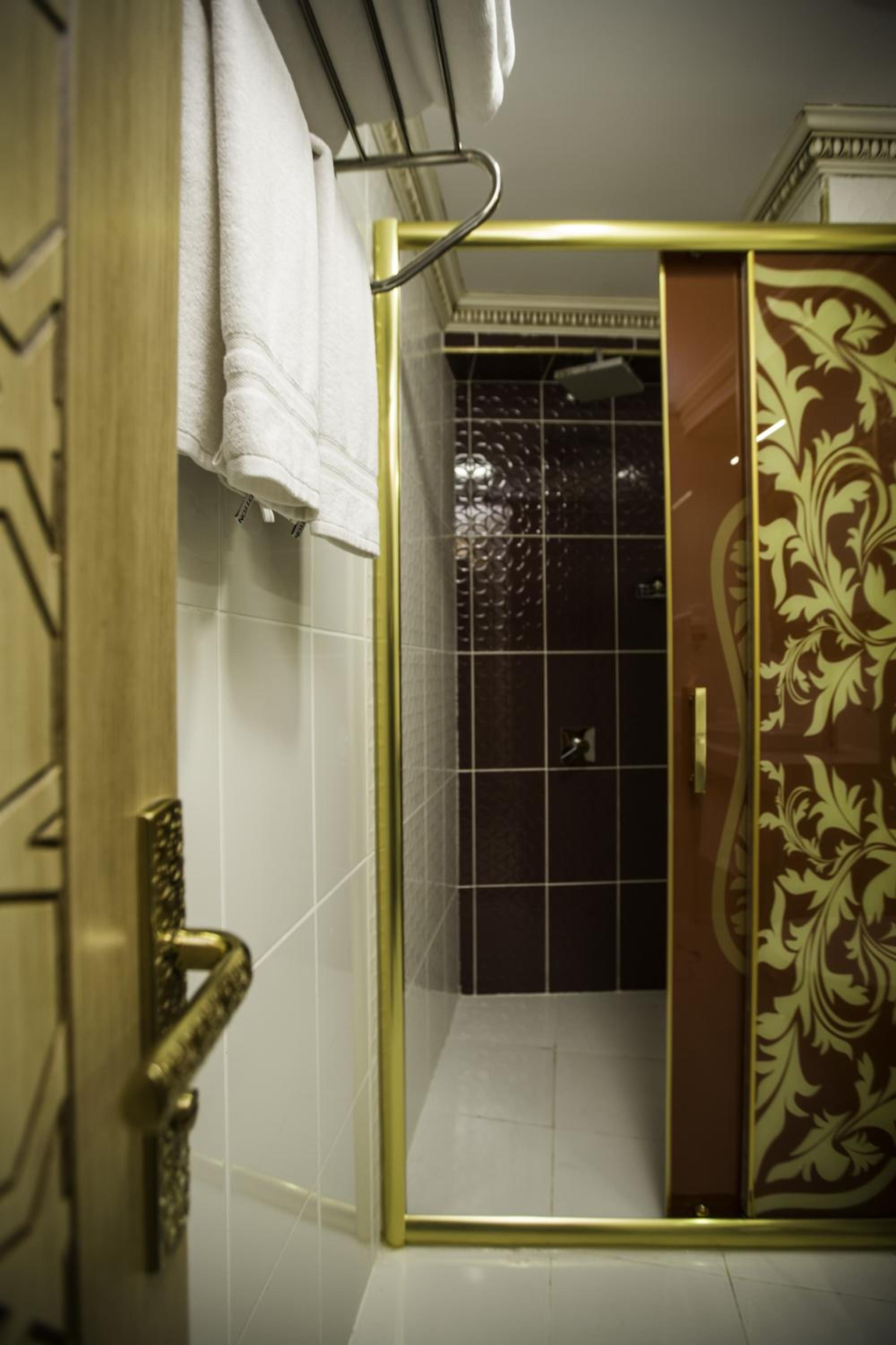 Empire Suite Hotel - Image 24