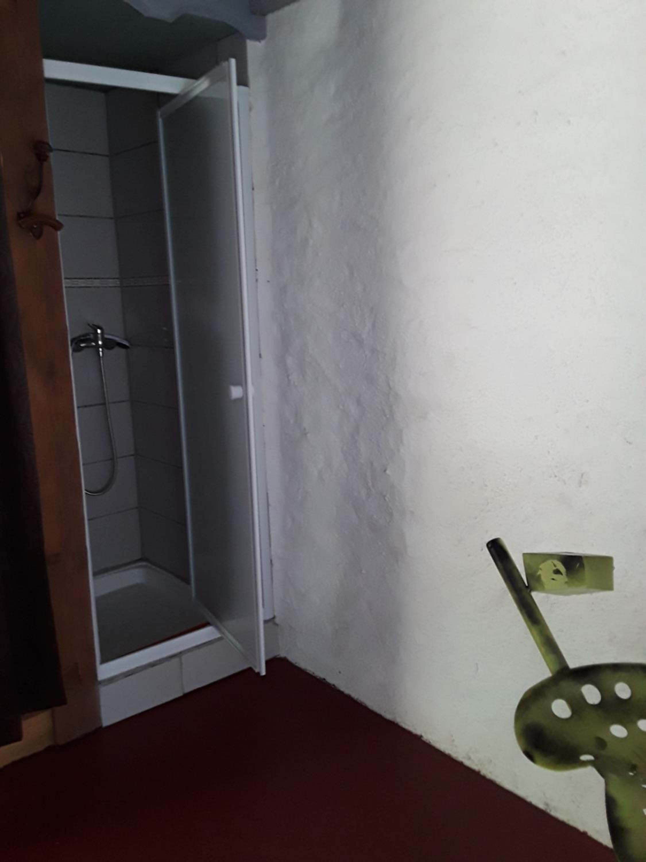 Photo 33