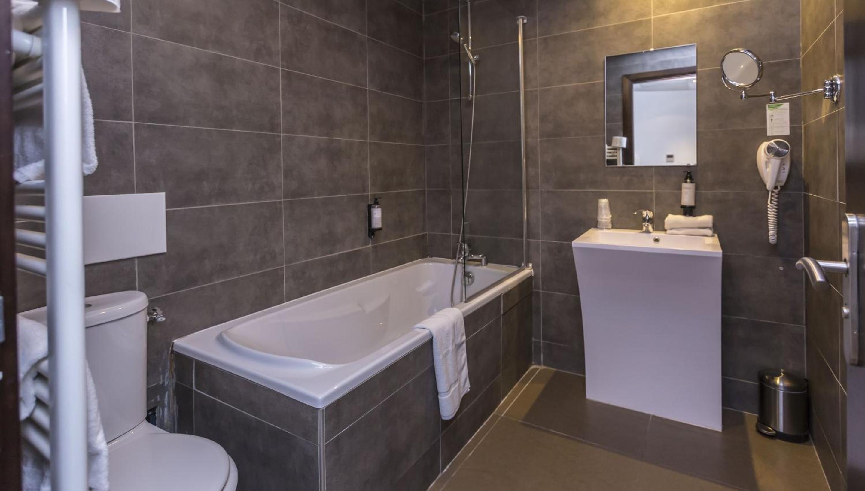 Ferney-Voltaire Vacations - Zenitude Swiss Apparthotels - Property Image 3